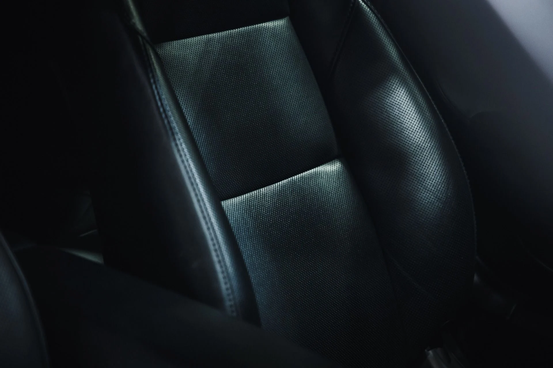 mph013_3175200377_Used_2014_Porsche_911_Turbo_1775101015_d41f3c1c42