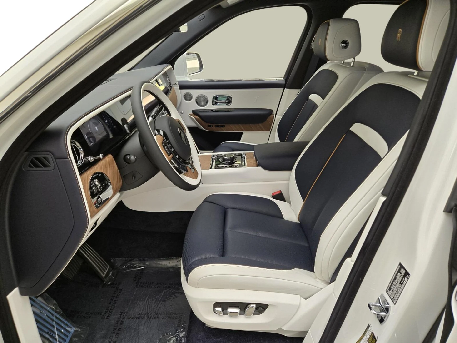 mph013_3177773749_New_2026_Rolls_Royce_Cullinan_1776403040_b725cd8ca9