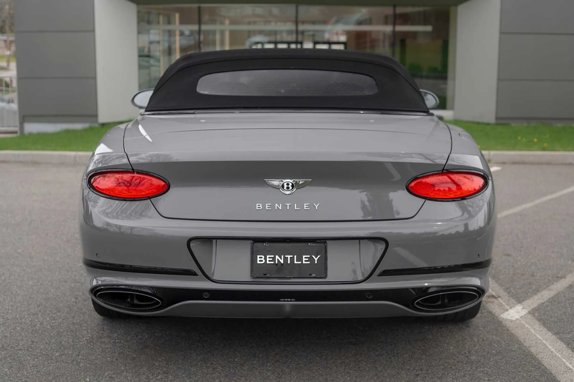 mph013_3180923483_9e6853f63d080a017577719a271ed368x_7e365be425