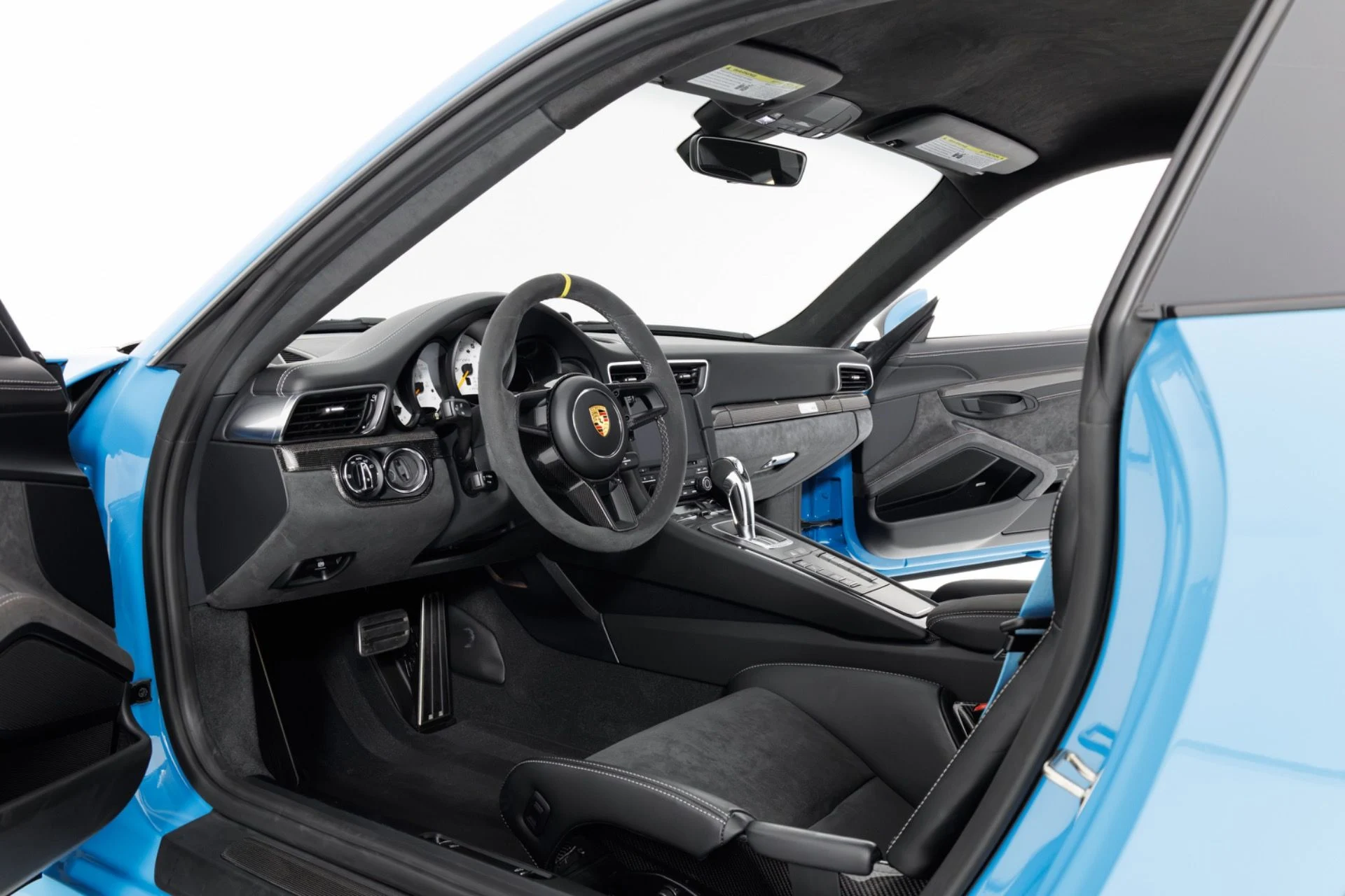 mph013_3185994980_Used_2019_Porsche_911_GT_2_RS_1792013901_ffe65d5854