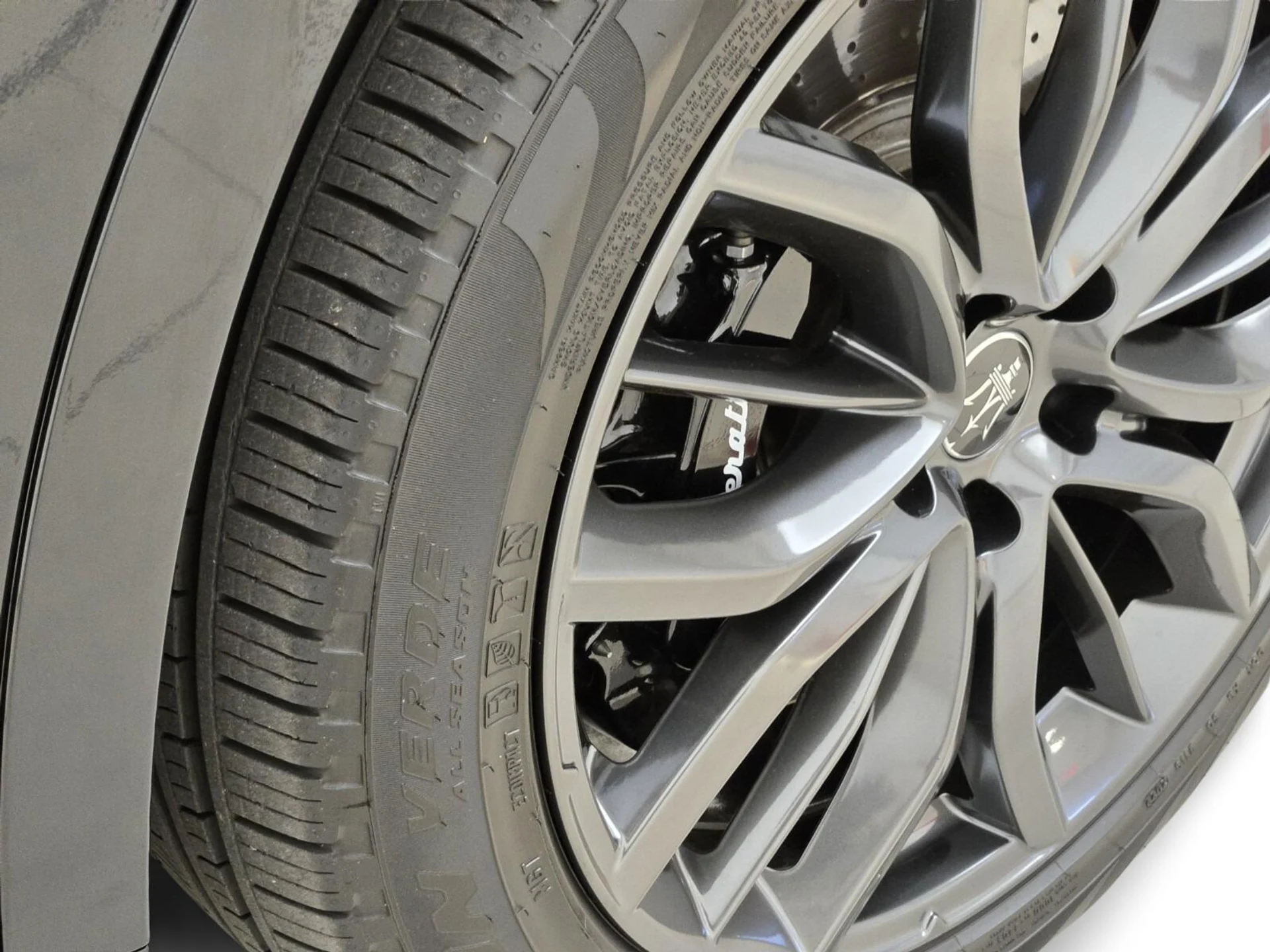 mph013_3189131847_Used_2022_Maserati_Levante_Modena_1763535779_03a977c491