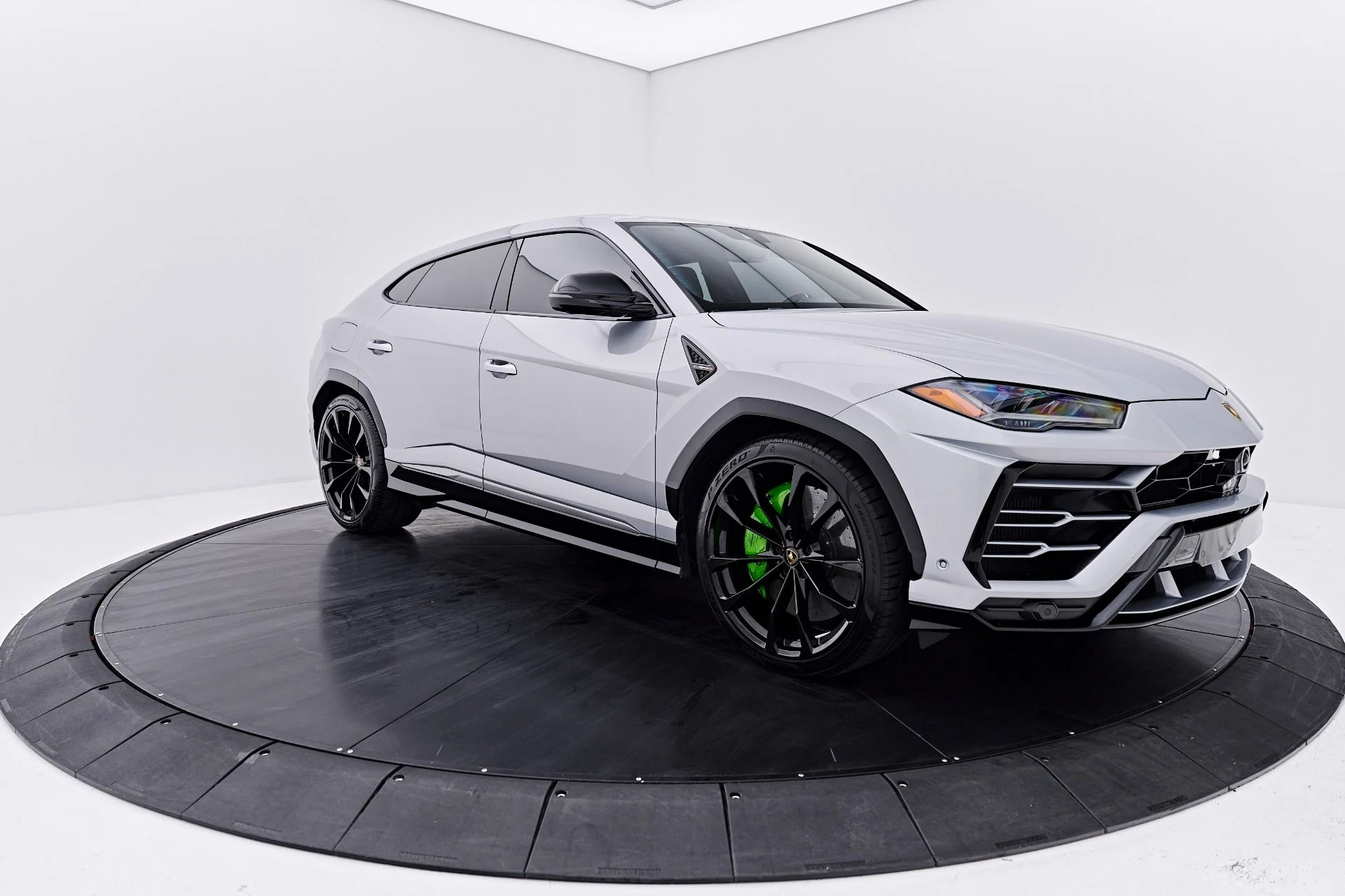 mph013_3190068802_Used_2021_Lamborghini_Urus_1788457857_fe8aa41504
