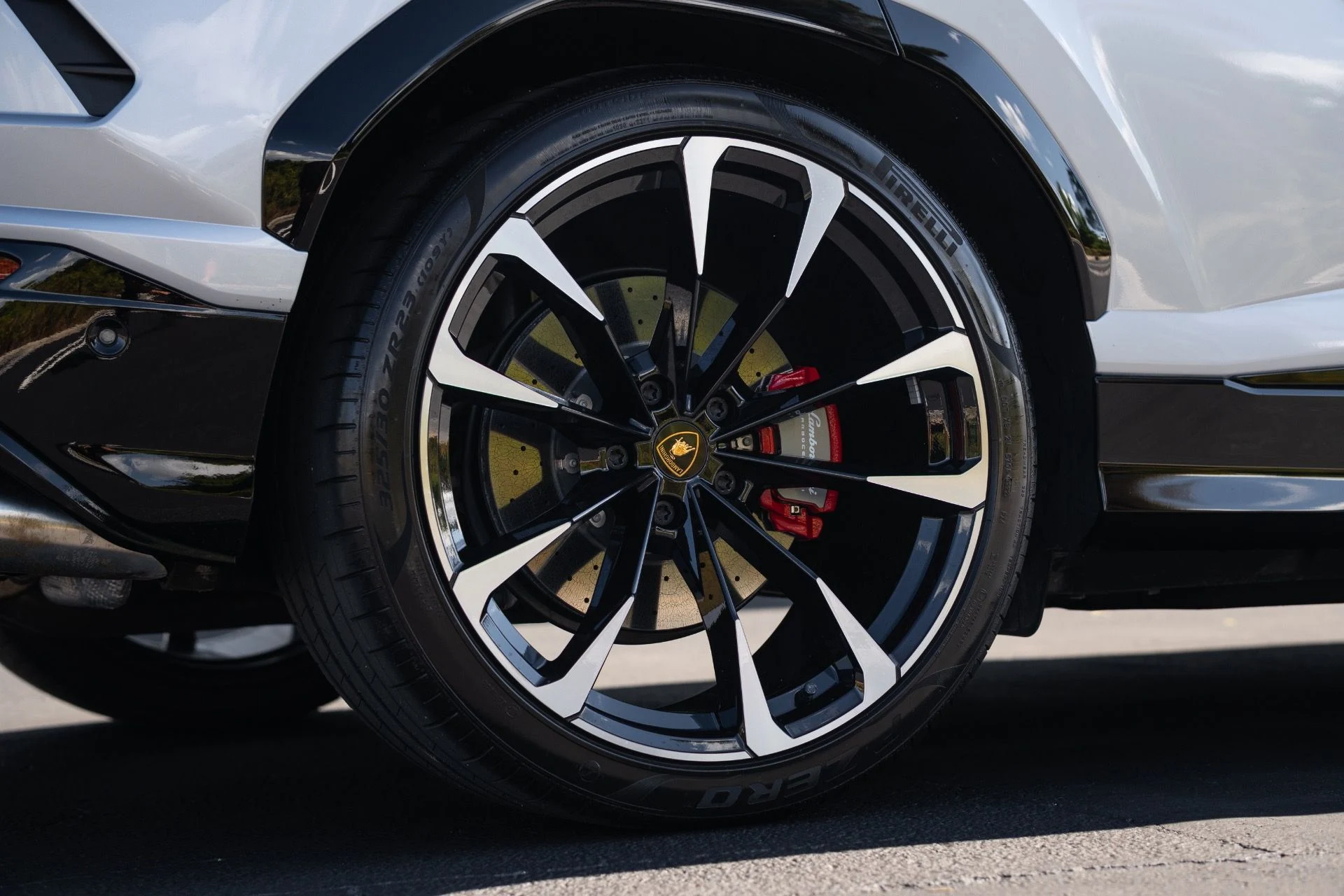 mph013_3191256954_Used_2022_Lamborghini_Urus_1770690392_65c7ee8e53