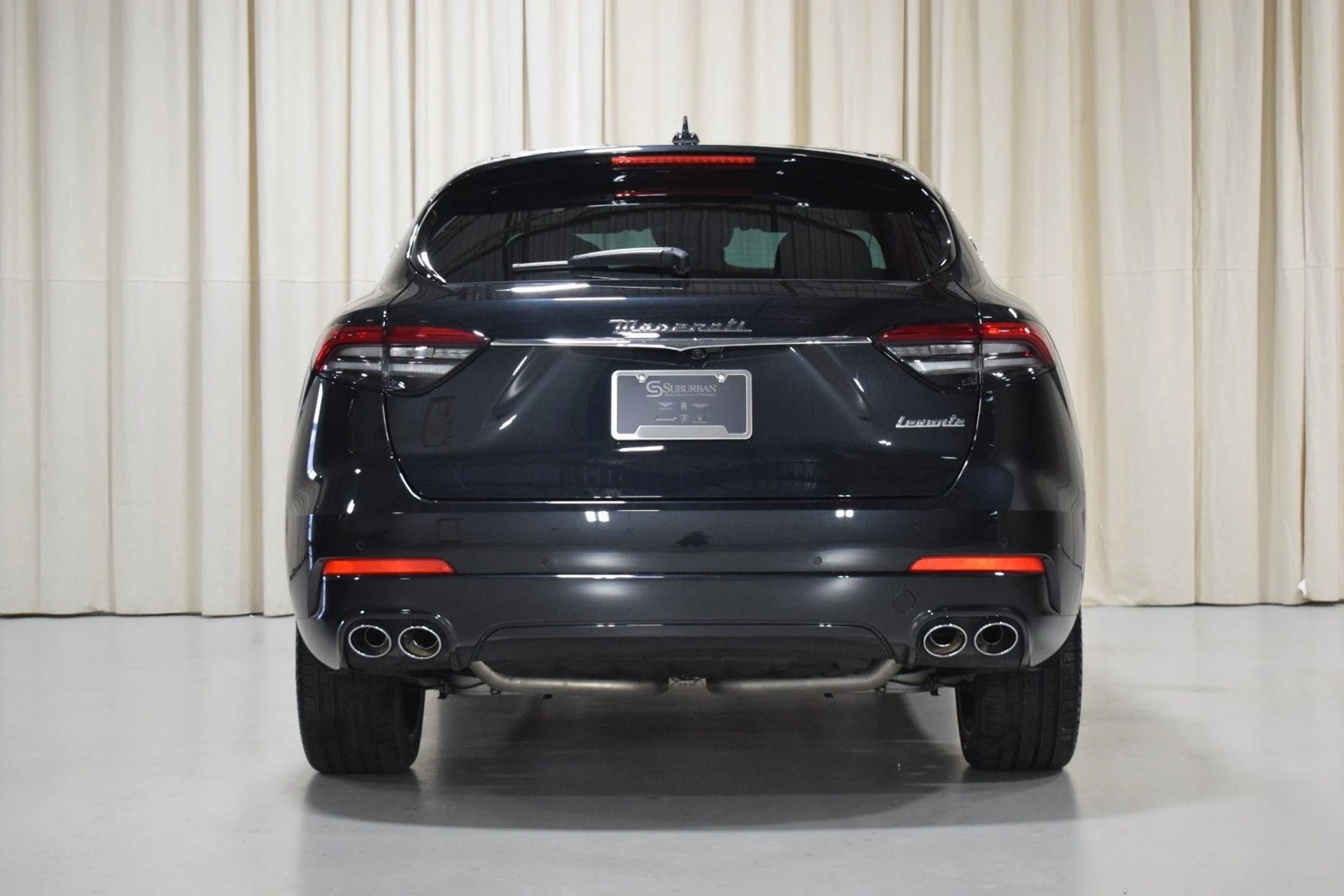 mph013_3196275109_651b7cebbe6b4be716e9cf9445d0e48bx_8675ecc98a