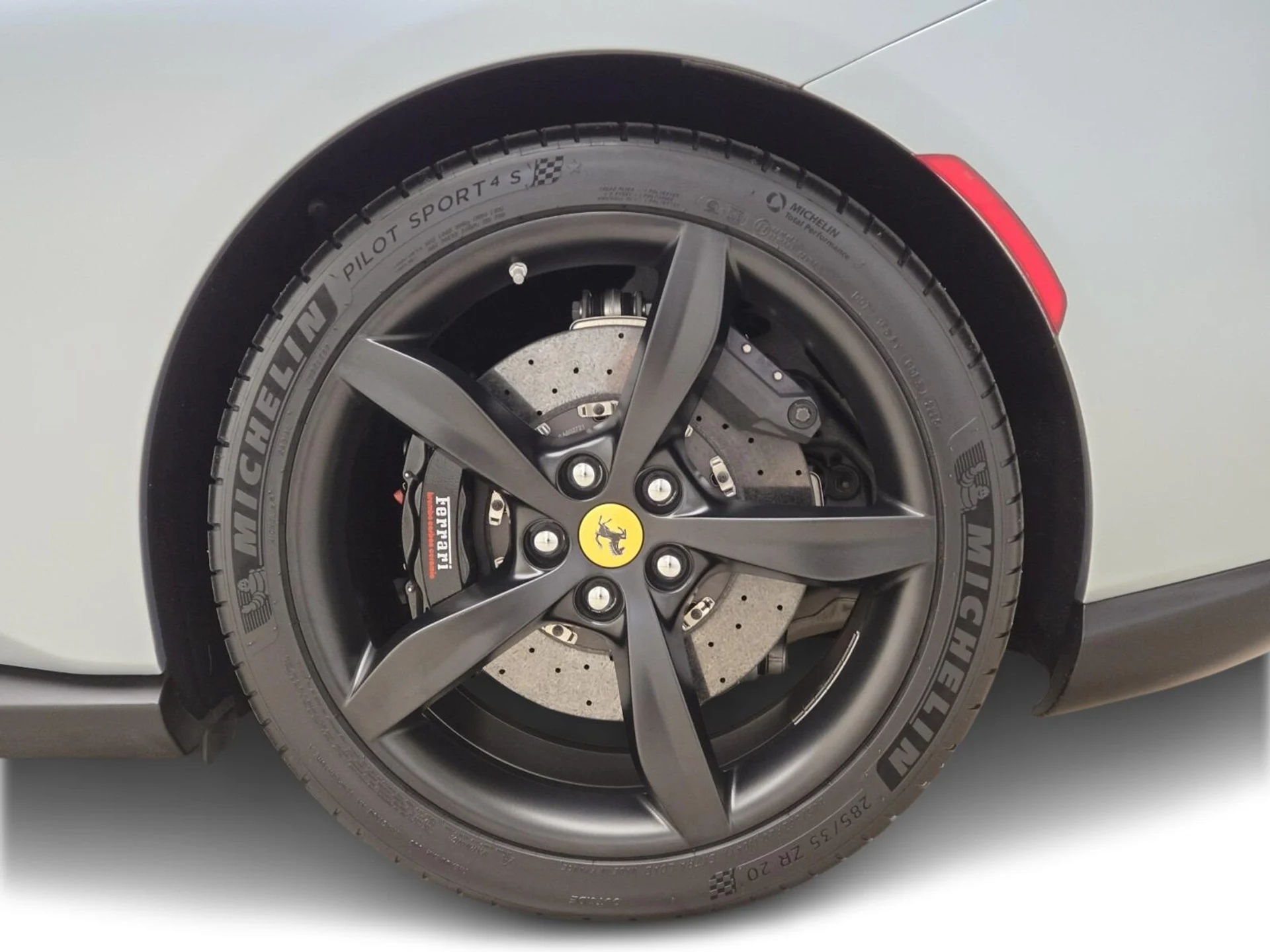 mph013_319640993_Used_2022_Ferrari_Portofino_1768891474_e6d91dd49a