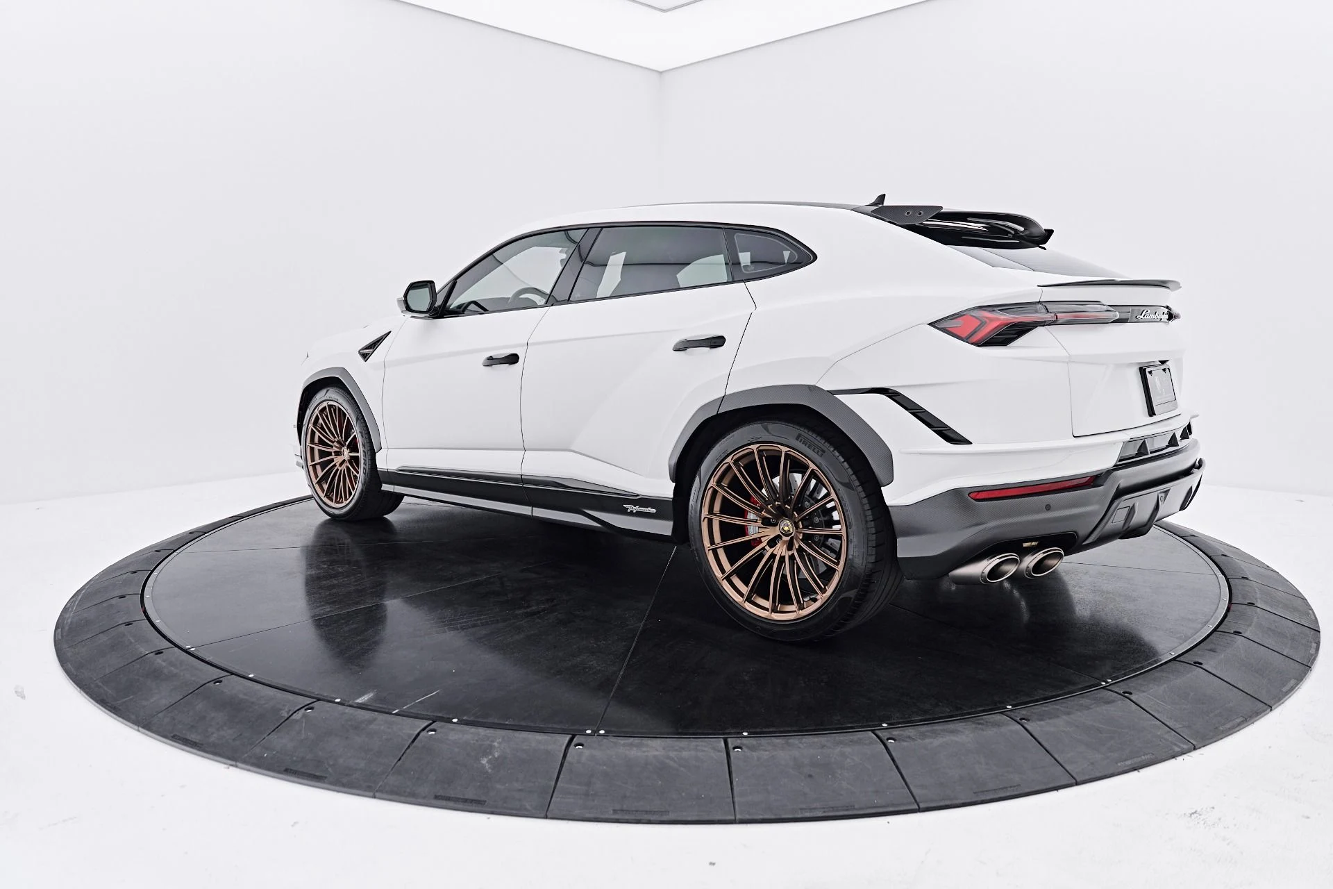 mph013_3197510612_Used_2023_Lamborghini_Urus_Performante_1790207568_5b9fe8d424