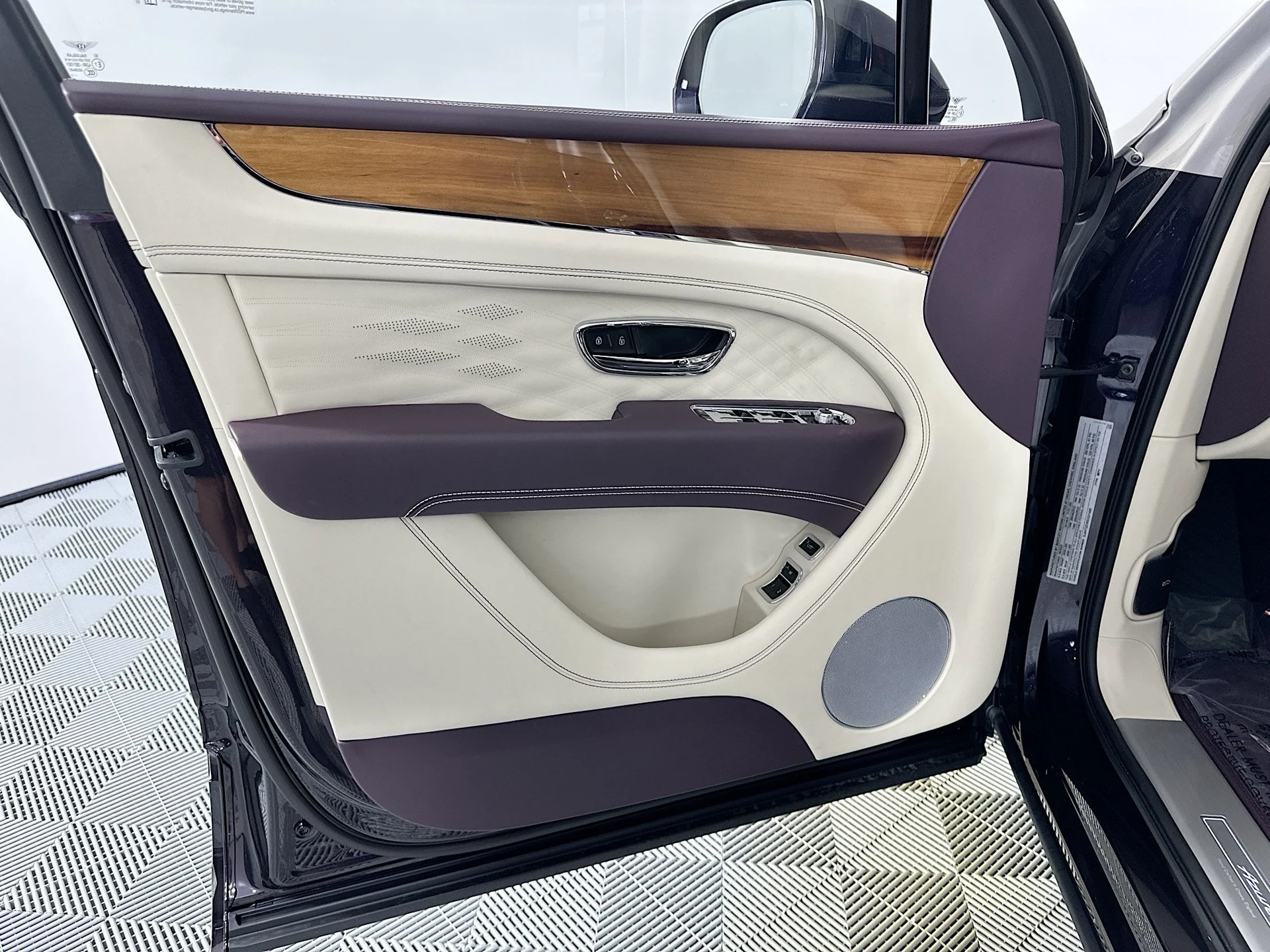 mph013_3201870466_14_aa3f6623b1