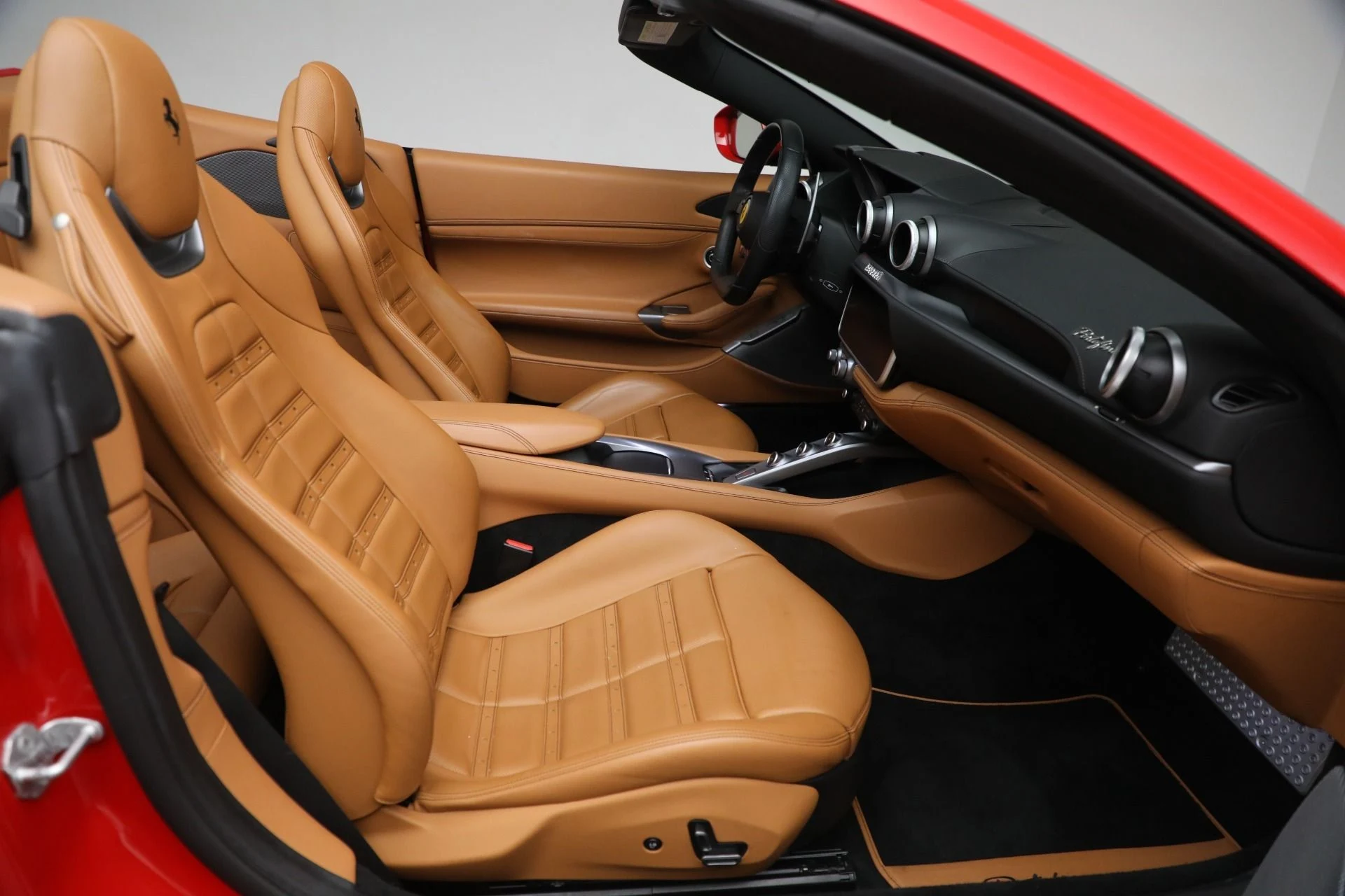 mph013_3212580255_Used_2019_Ferrari_Portofino_1784311795_079ce94123