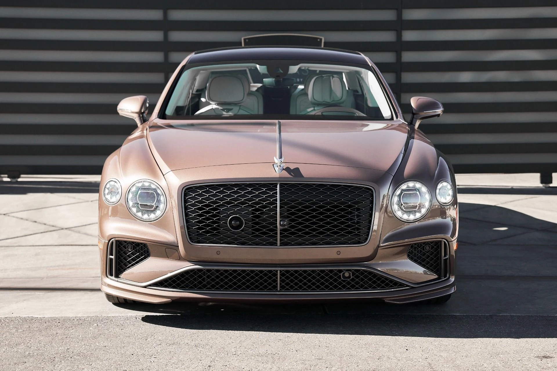 mph013_3219695208_Used_2025_Bentley_Flying_Spur_Speed_1762569173_d76d6b9f3b