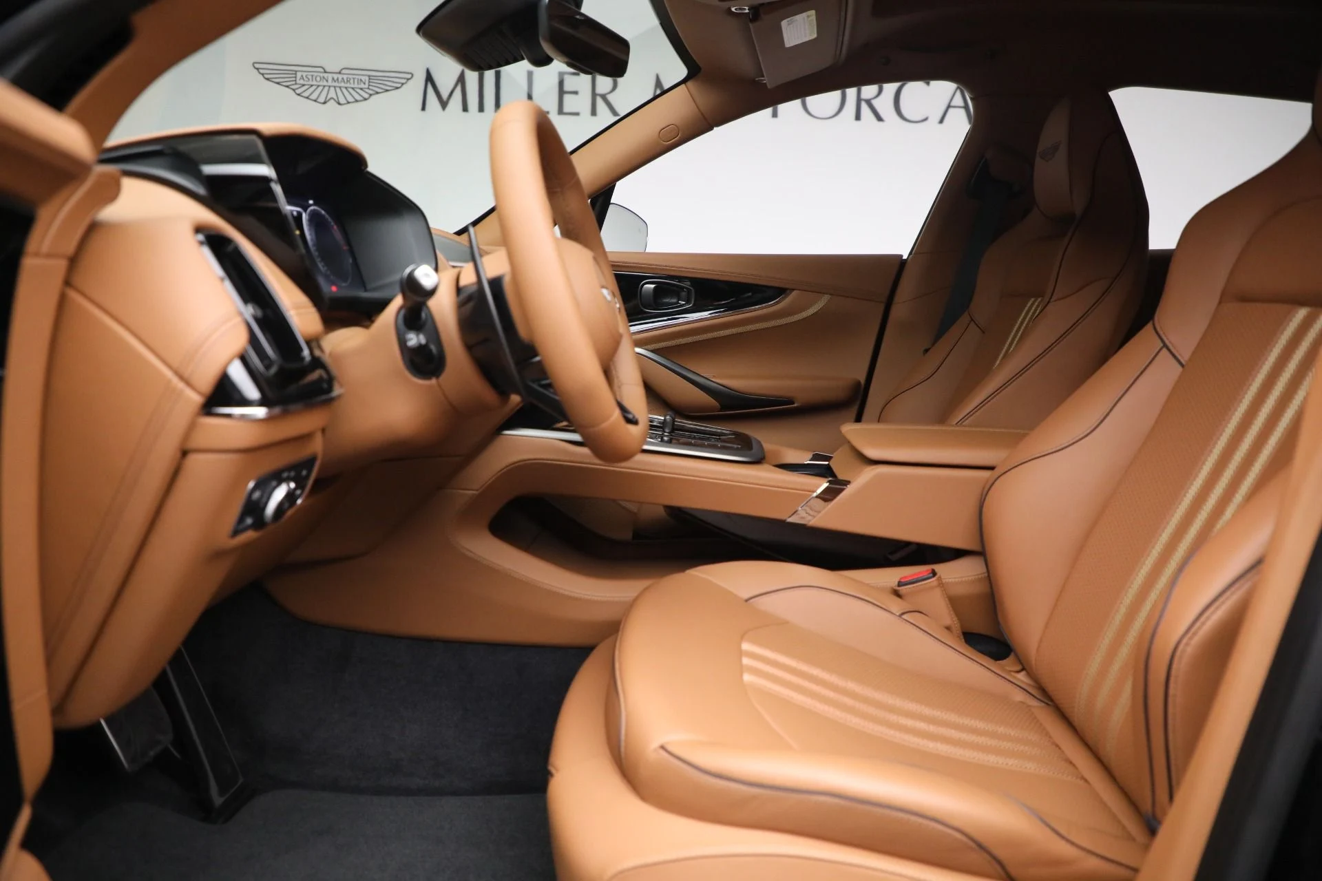 mph013_3219982850_New_2025_Aston_Martin_DBX_707_fe1ee30305