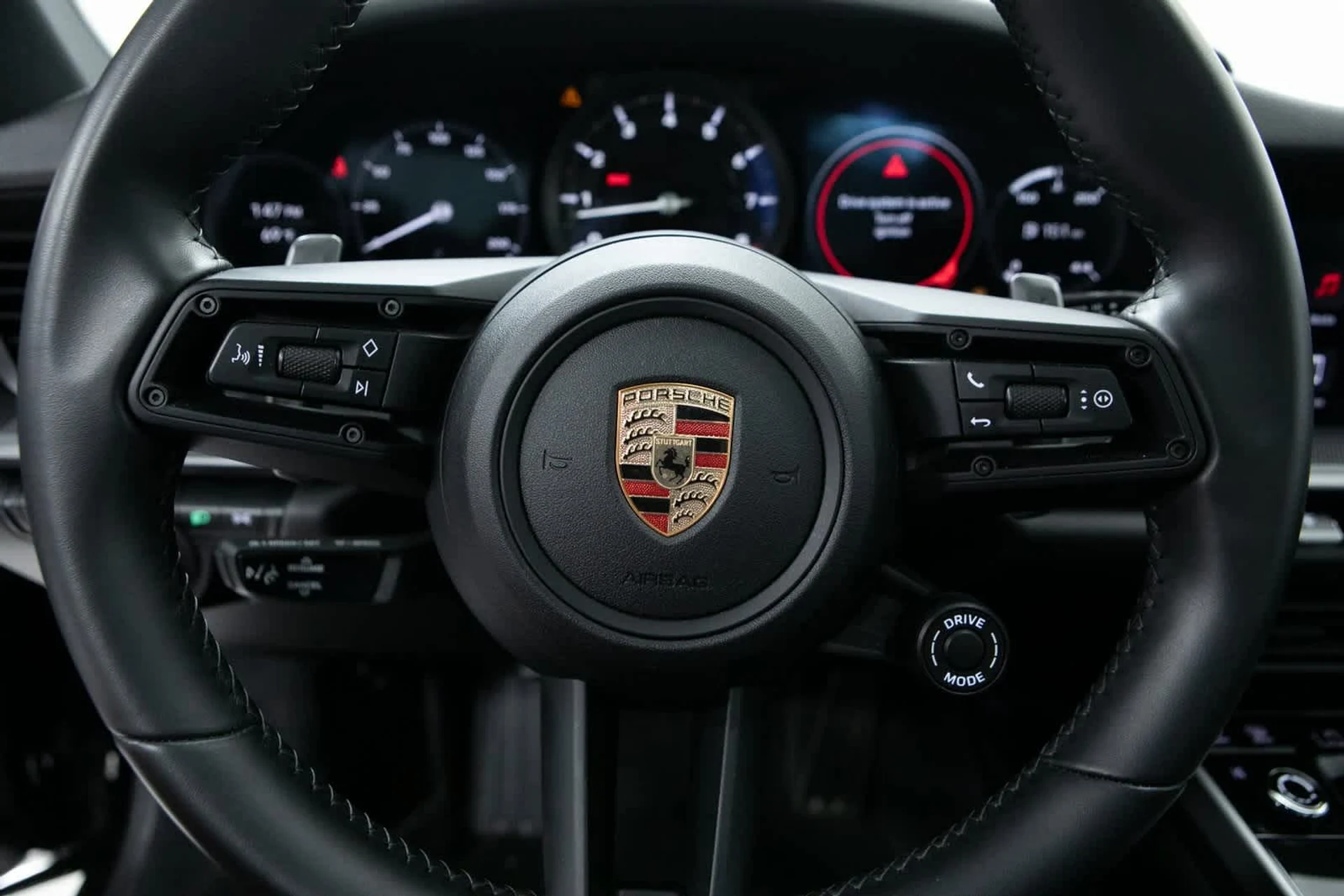 mph013_322006860_d648cbb270960743410f26245cdd4c65x_9a549f9405