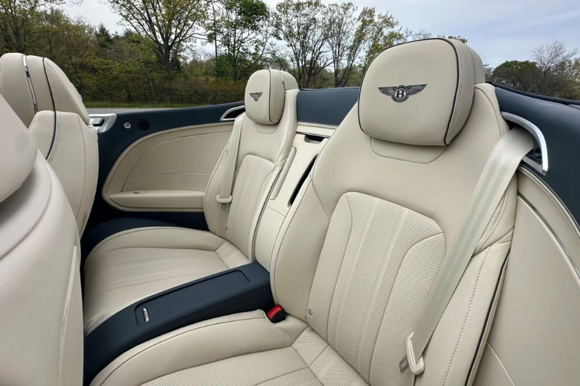 mph013_3224858_New_2026_Bentley_Continental_GT_GTC_1777983320_5edc580470