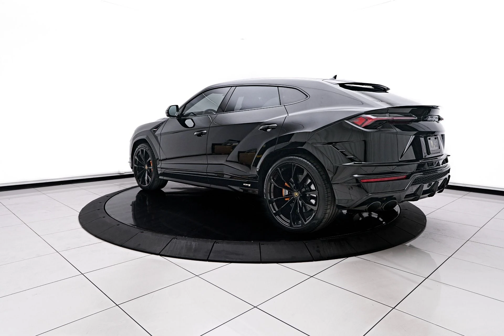 mph013_3226517946_Used_2024_Lamborghini_Urus_S_1759191665_ecea70b8ea