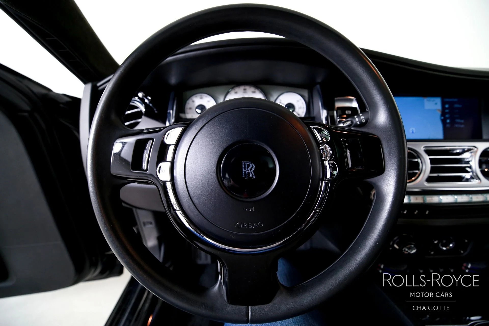 mph013_3228342409_Used_2011_Rolls_Royce_Ghost_1781189542_b18e2438ba