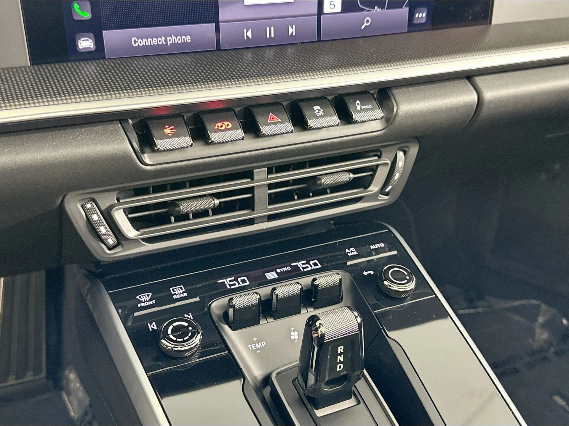 mph013_3229554990_14_1cb3eee565