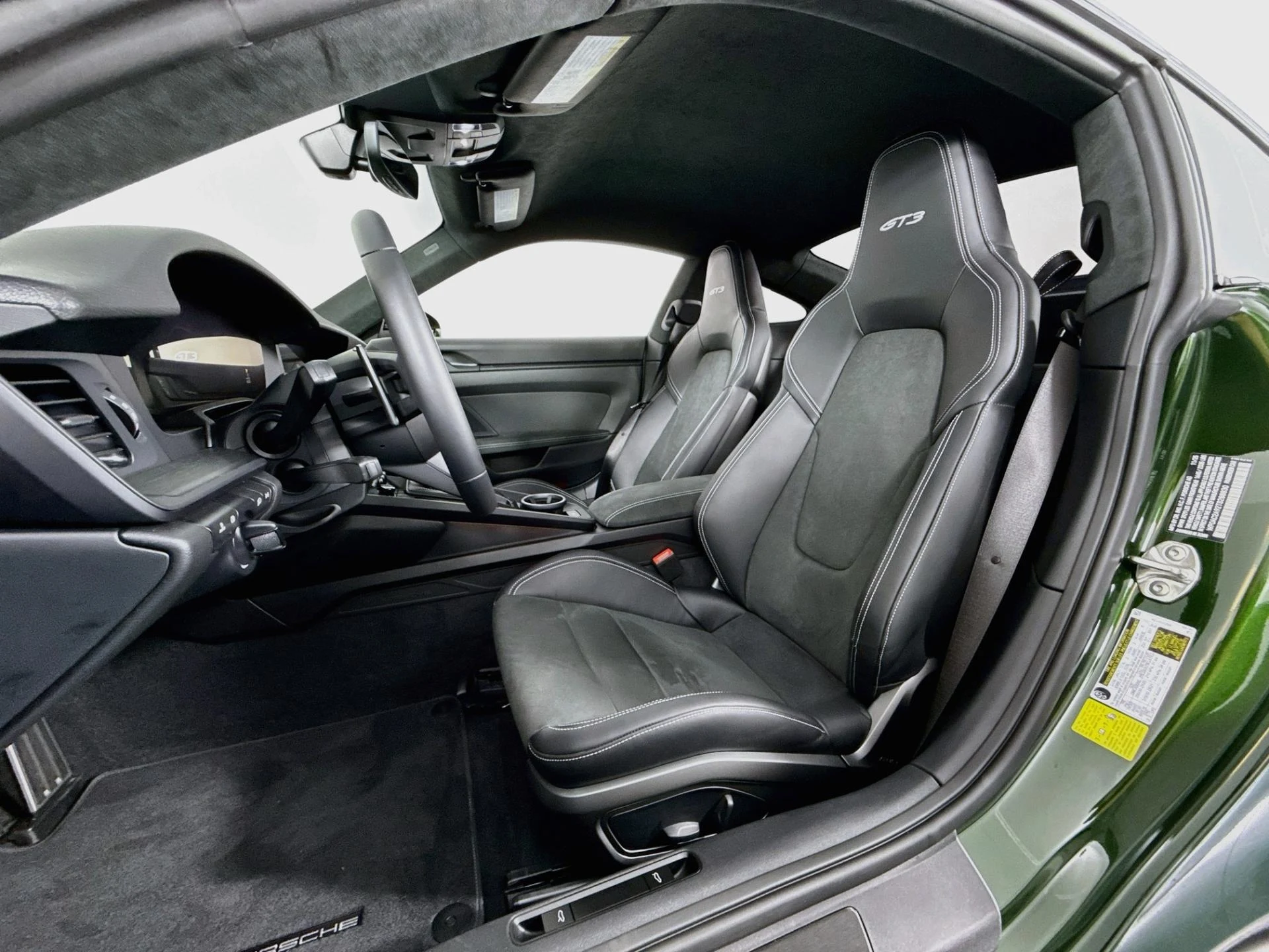 mph013_3235025804_Used_2026_Porsche_911_GT_3_1786481336_89cf9d423a