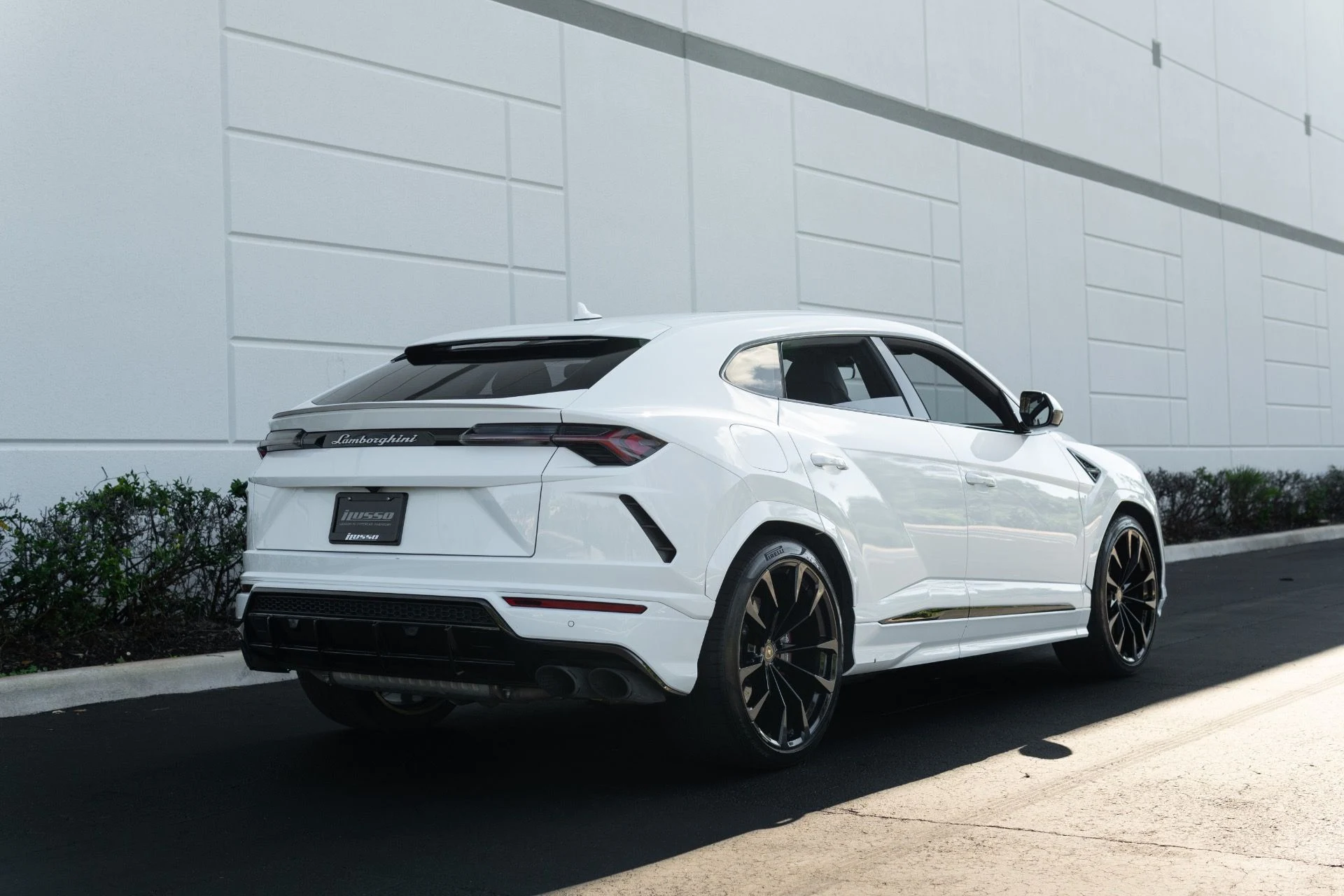 mph013_3238187361_Used_2021_Lamborghini_Urus_1767069879_00955dbfe3