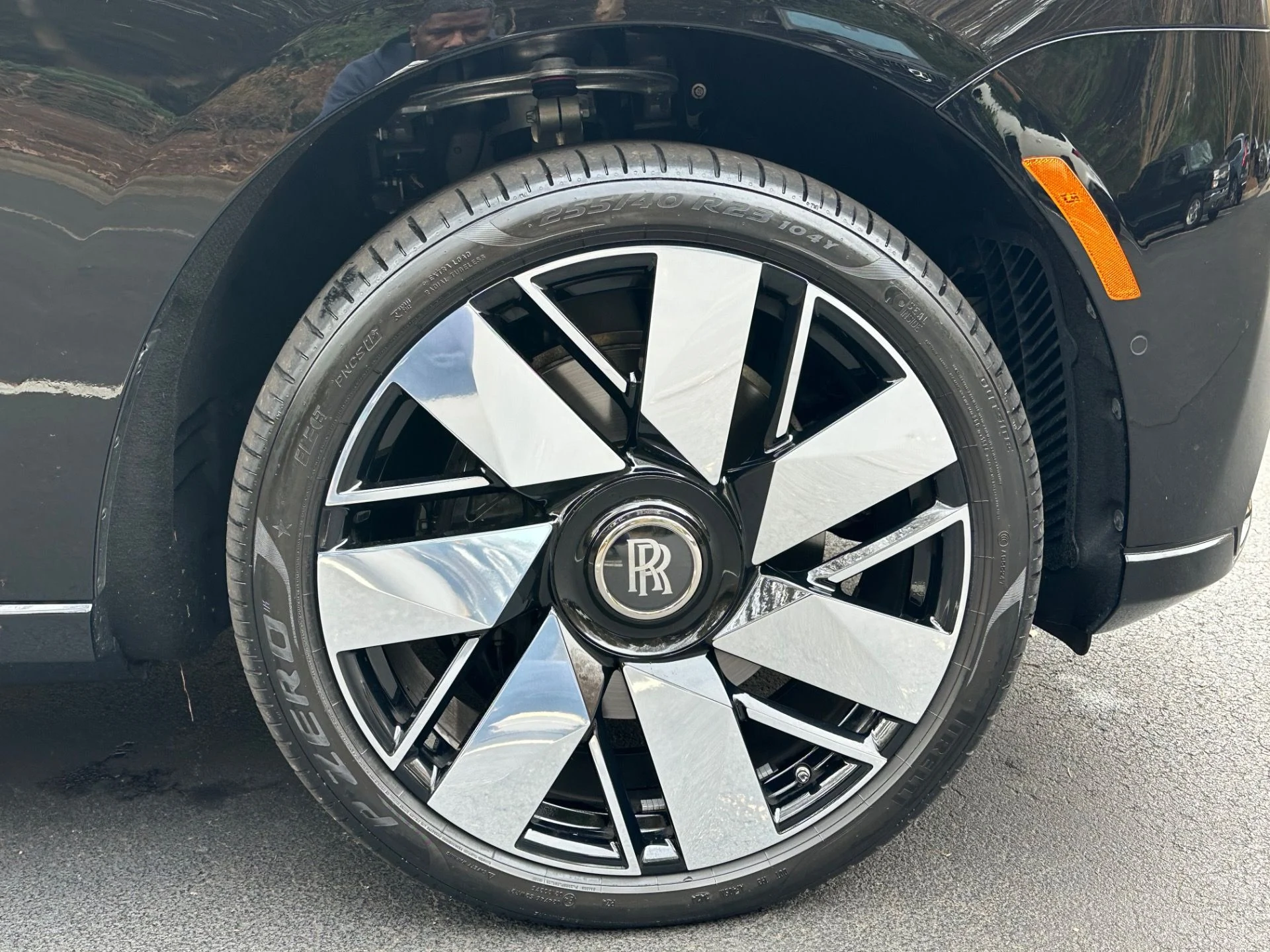 mph013_3241708482_Used_2025_Rolls_Royce_Cullinan_1764879816_e0ad498bd1