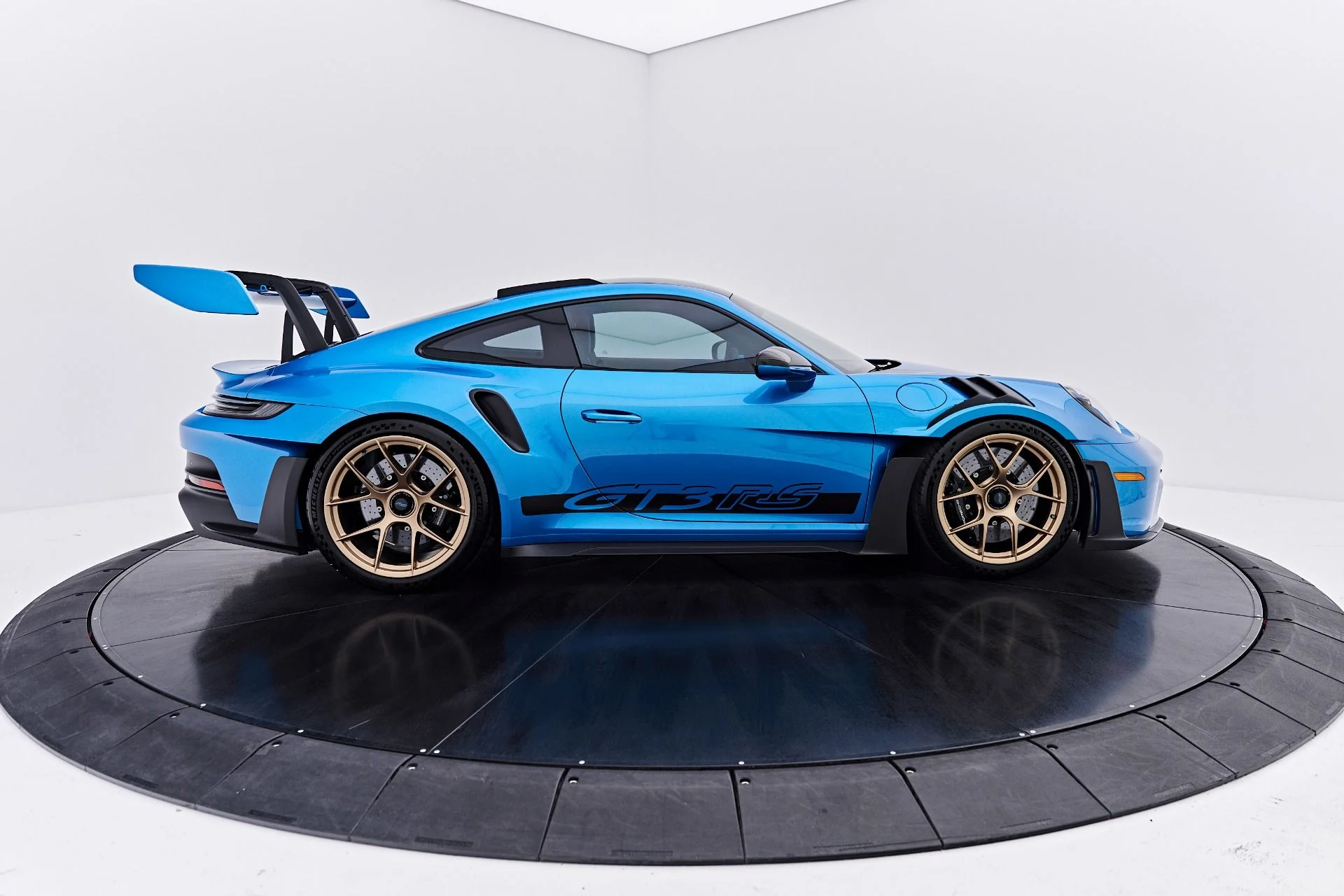 mph013_3243534345_Used_2024_Porsche_911_GT_3_RS_1789729403_df73c60f09