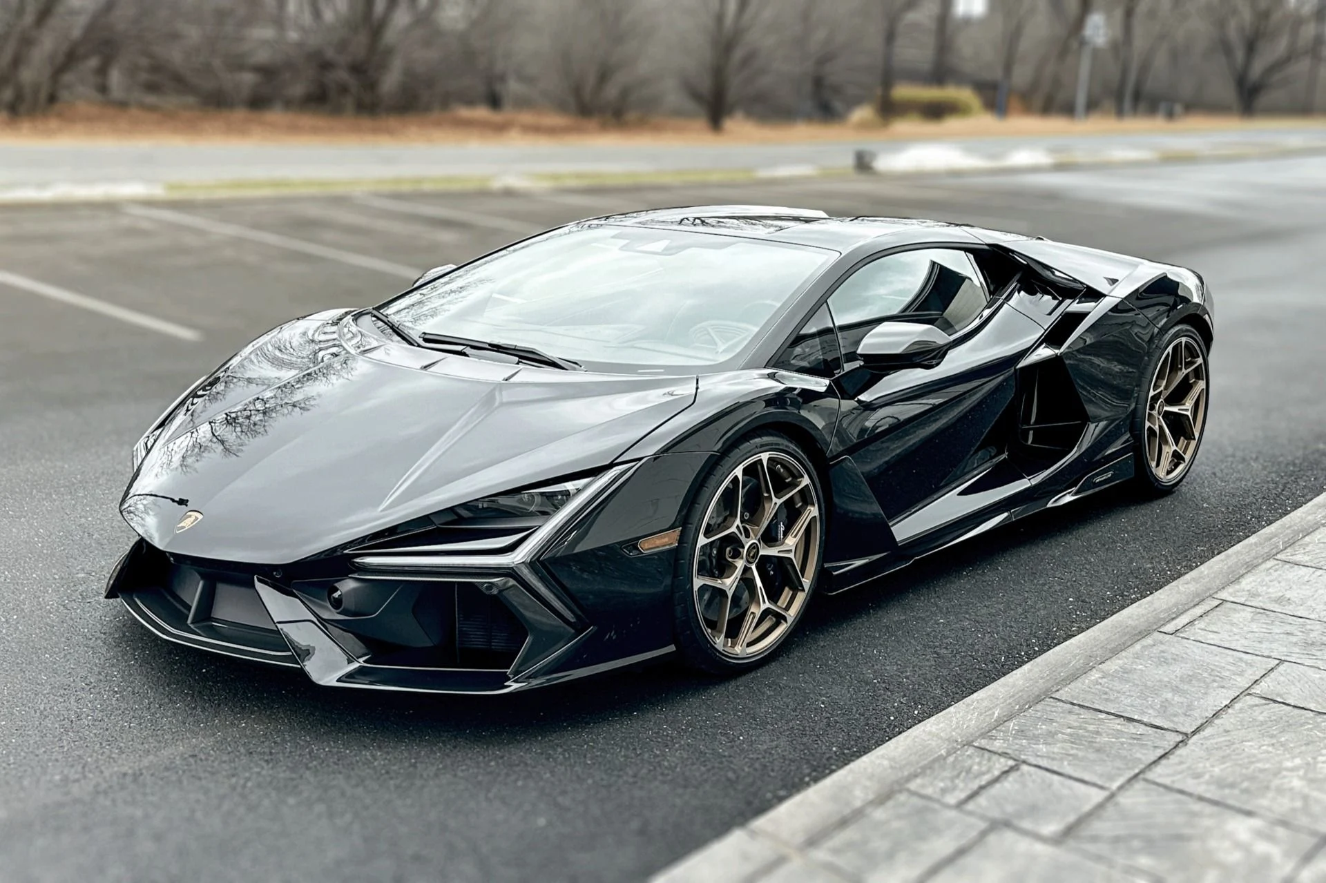 mph013_3245192436_New_2026_Lamborghini_Revuelto_1768579377_50c83e485c