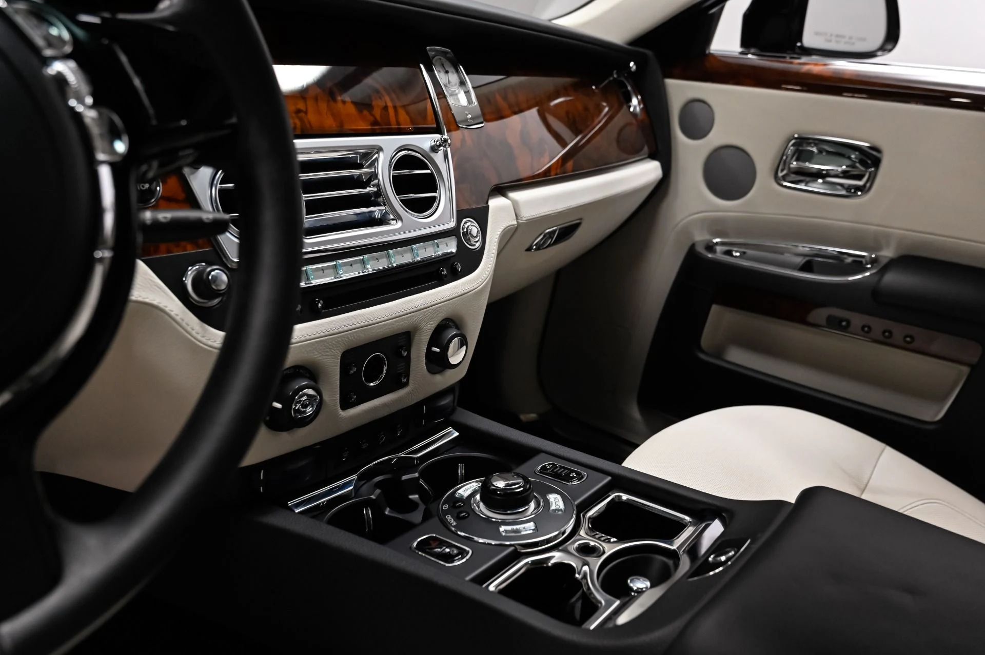 mph013_3245917875_Used_2012_Rolls_Royce_Ghost_Base_1789141578_2147201517