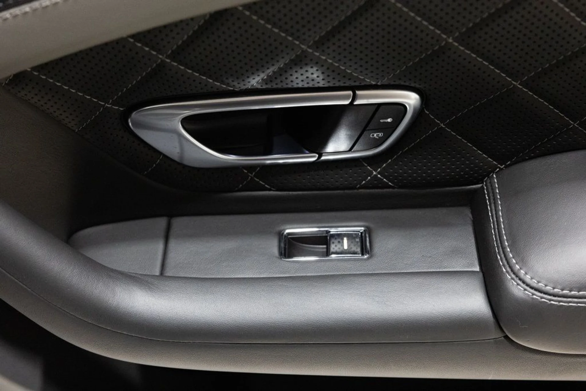 mph013_3245955001_a60y2es4xbcy2uc98c64c8x8wq5t_eeb7207619