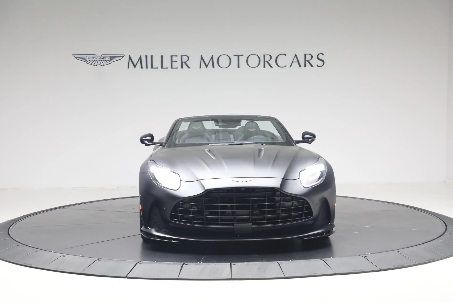 mph013_3251691200_Used_2024_Aston_Martin_DB_12_Volante_1778012465_9d50681aef