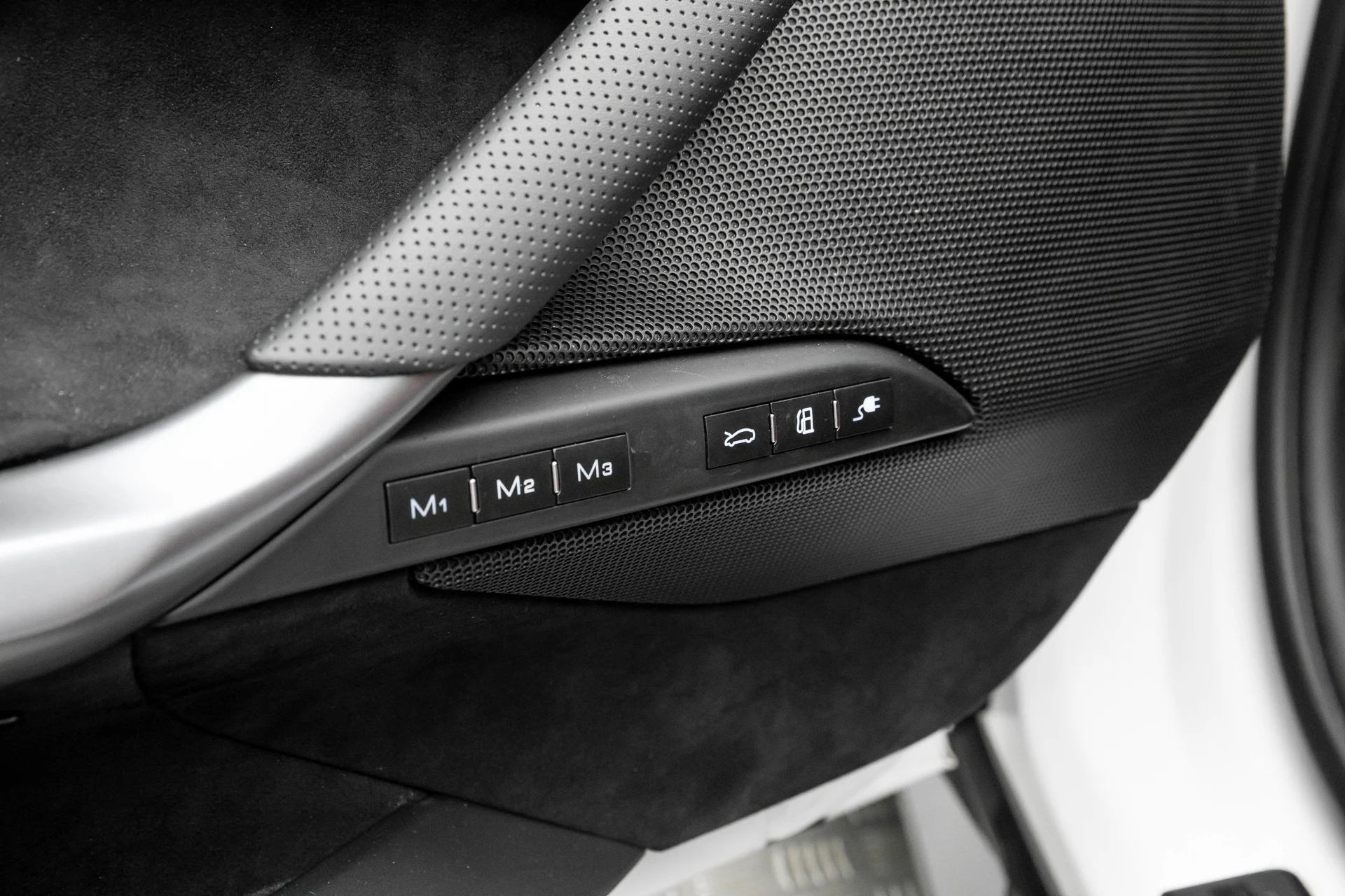 mph013_3254619117_03ad6cd48b02496e898bd2a806bde303_511e757fe3