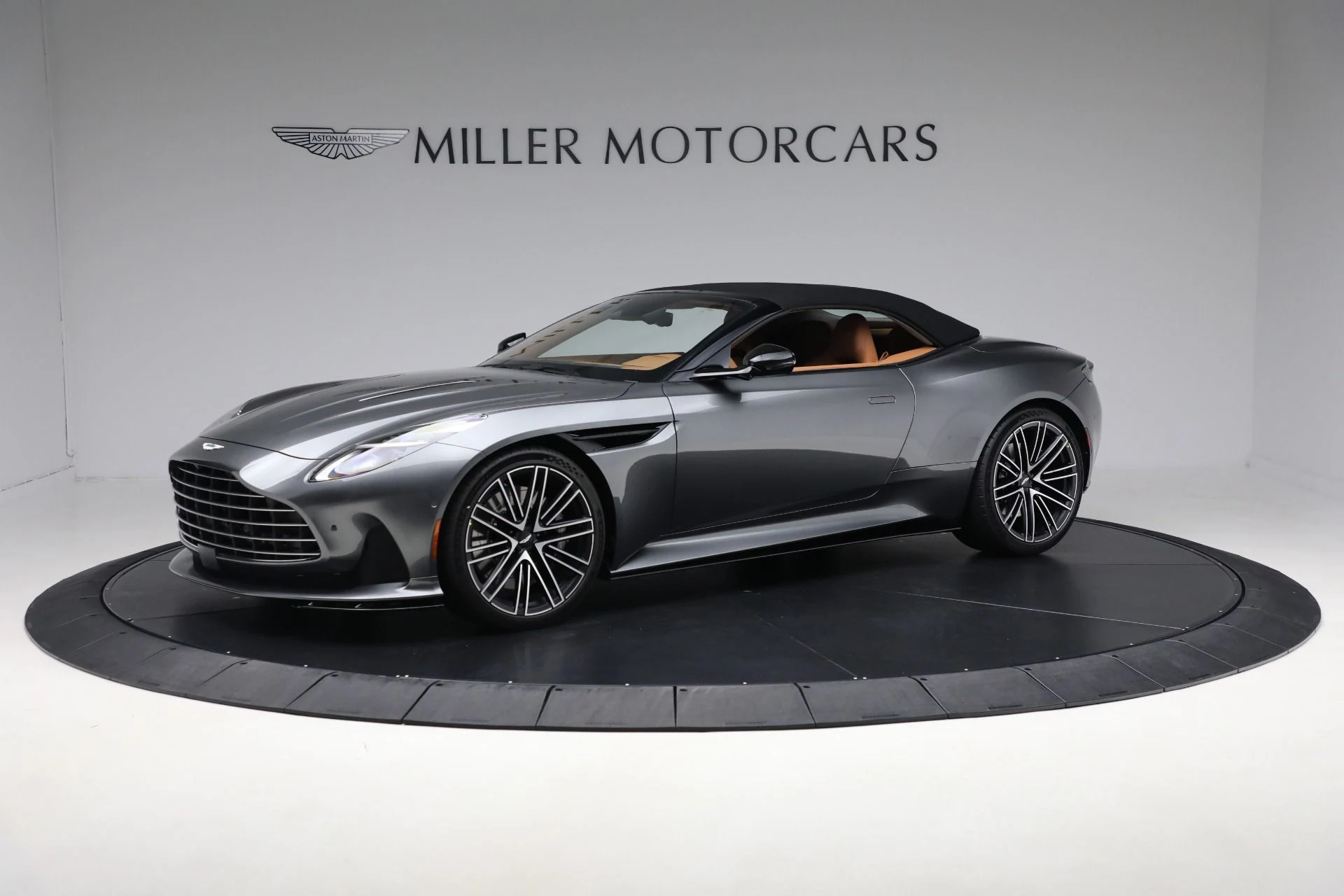 mph013_3257726642_New_2025_Aston_Martin_DB_12_Volante_02ed38e023