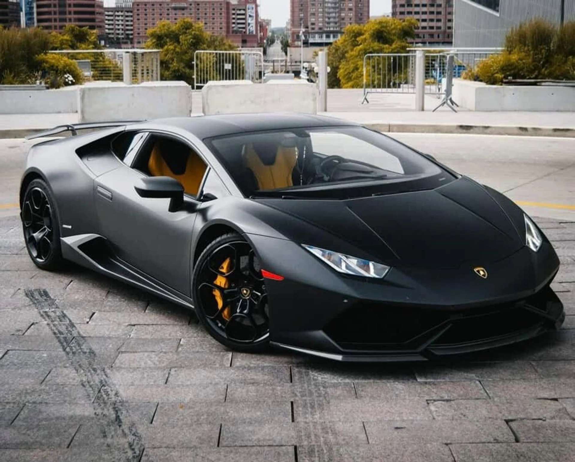 mph013_3258827650_Used_2015_Lamborghini_Huracan_LP_610_4_1770680878_a4bcc191ad