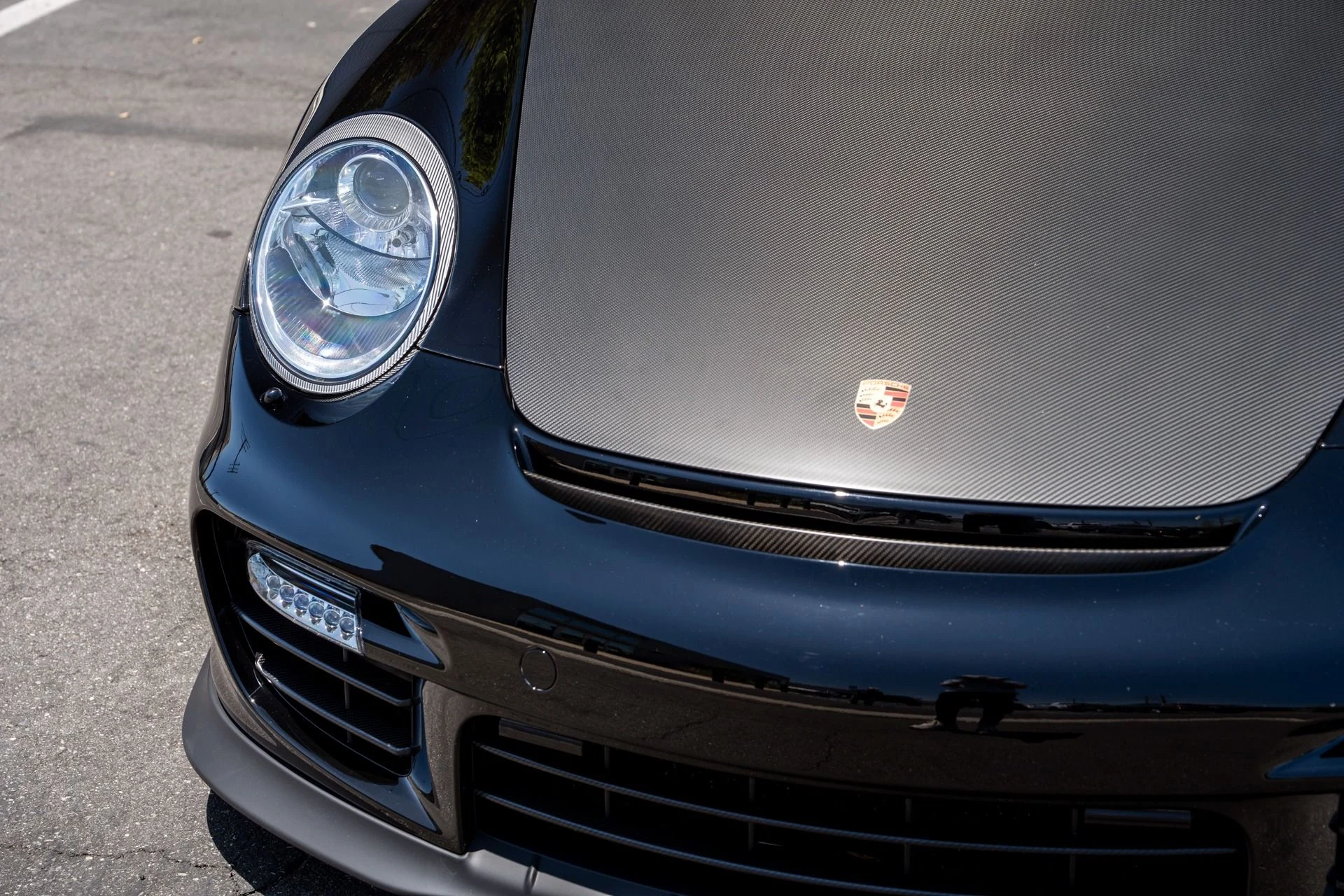 mph013_3260548057_Used_2011_Porsche_911_GT_2_RS_1752601692_24a6b29f2a