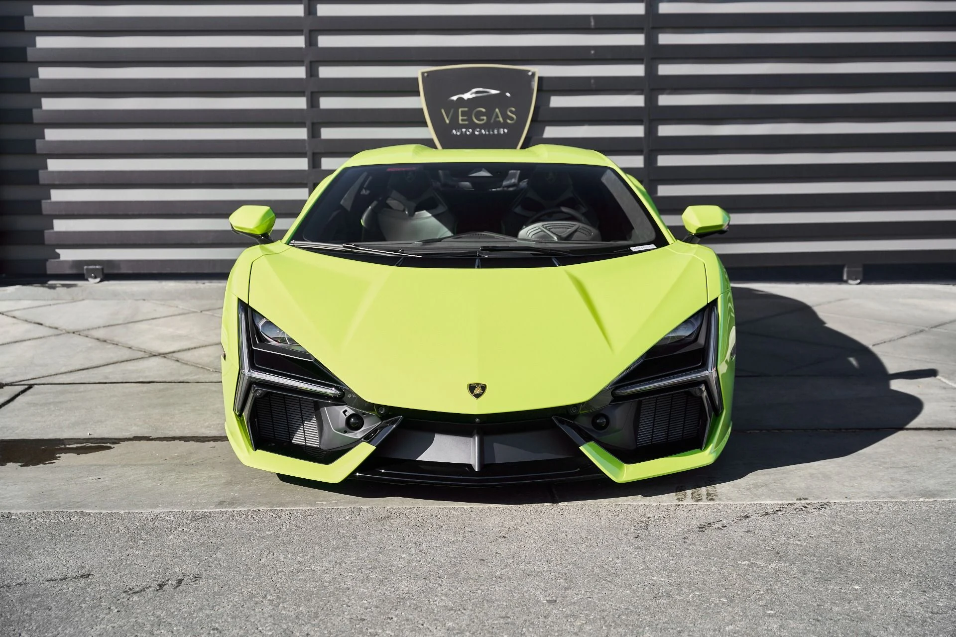 mph013_3265295727_Used_2025_Lamborghini_Revuelto_1769824562_d029238e68