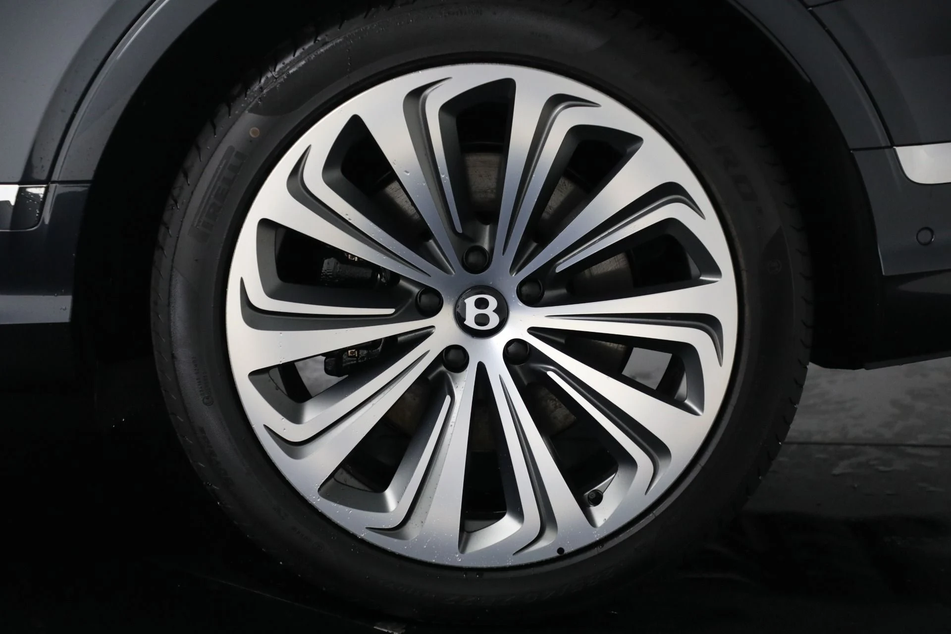 mph013_3266507801_New_2025_Bentley_Bentayga_Atelier_Edition_V8_5b1976e71a