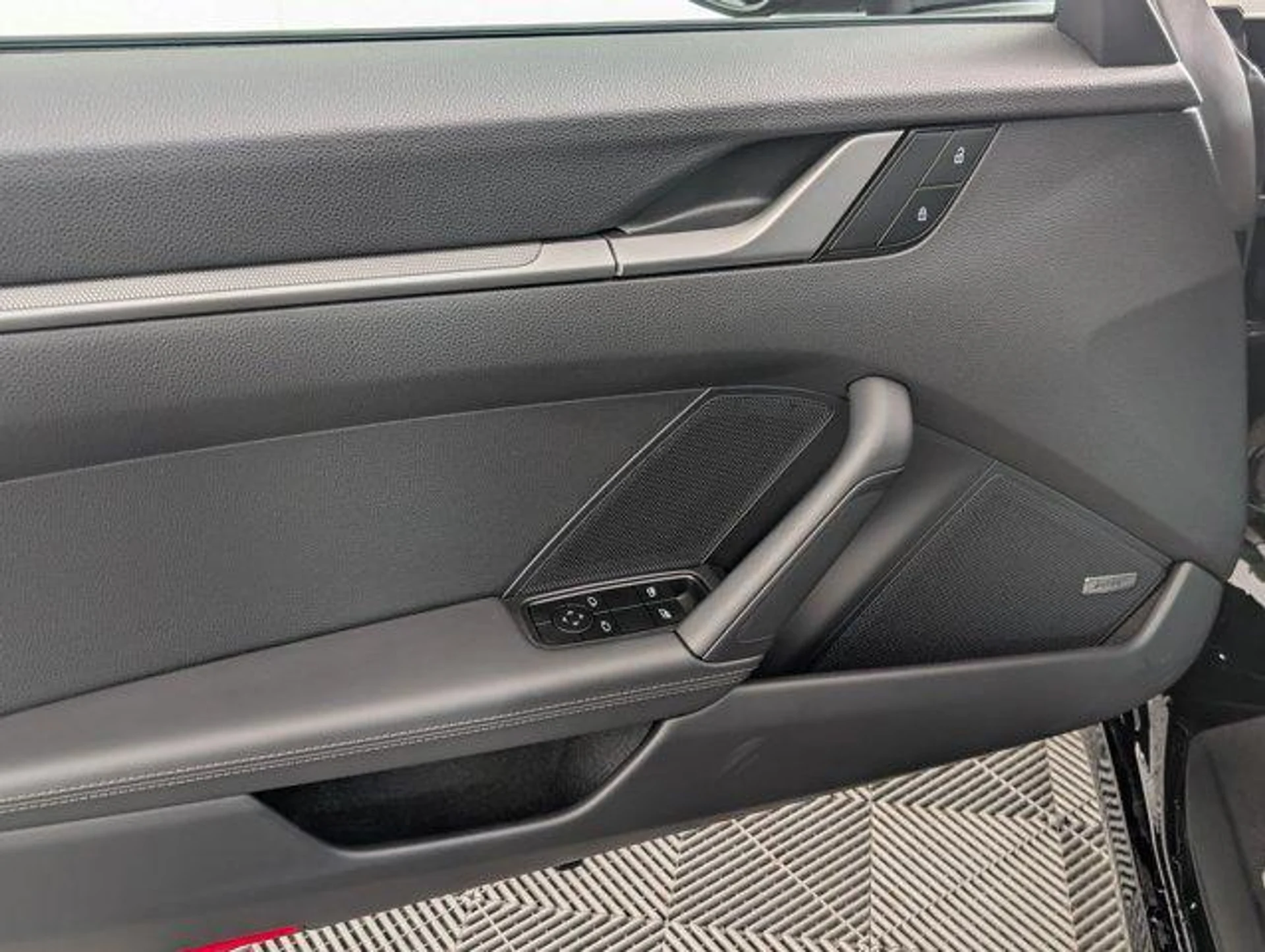 mph013_3267098439_E_Brzde6_F_Ch_YUXB_9_KK_6mt_Fzb_RDU_9287f866d0