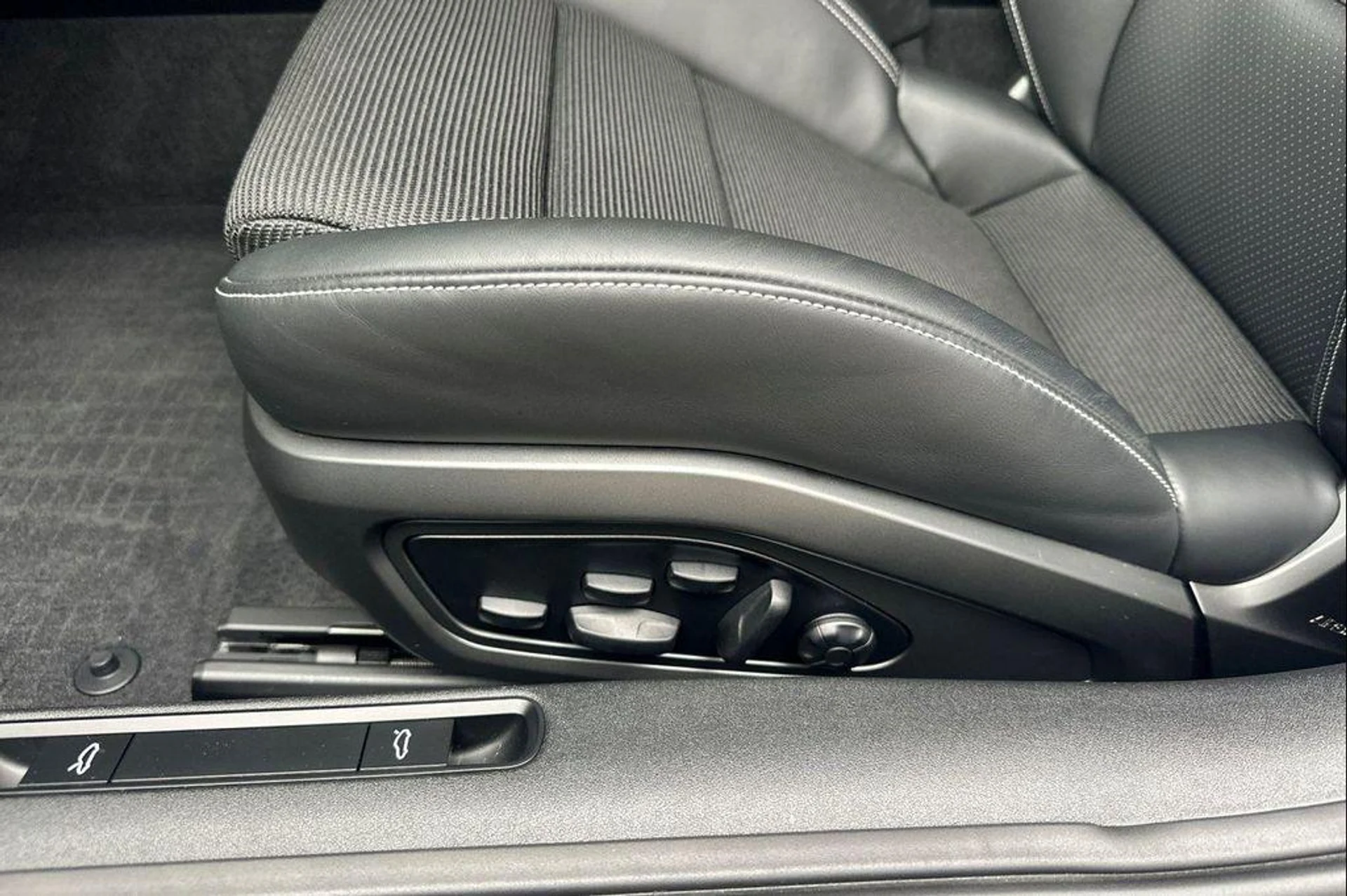 mph013_3272118539_f_a4_UY_Ba_J_Ztvb_Nax7e_QF_Dl5_Yc6s_e3f7c035e2