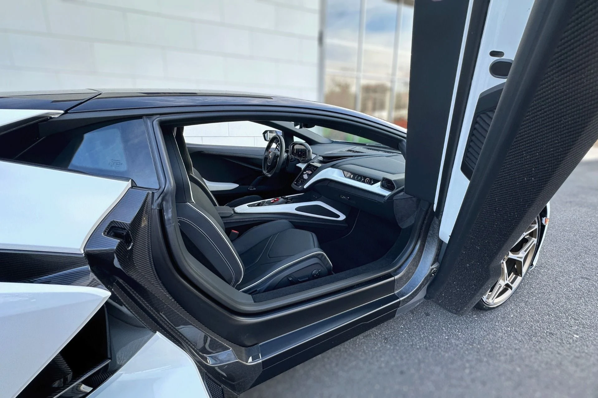 mph013_3273242535_New_2026_Lamborghini_Revuelto_1765461369_429f0e8574