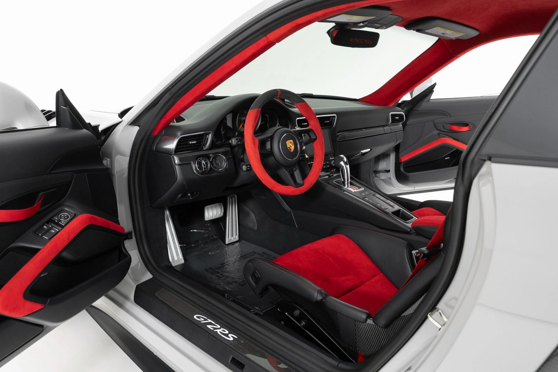 mph013_327422795_Used_2018_Porsche_911_GT_2_RS_1756256413_4942cf78fd