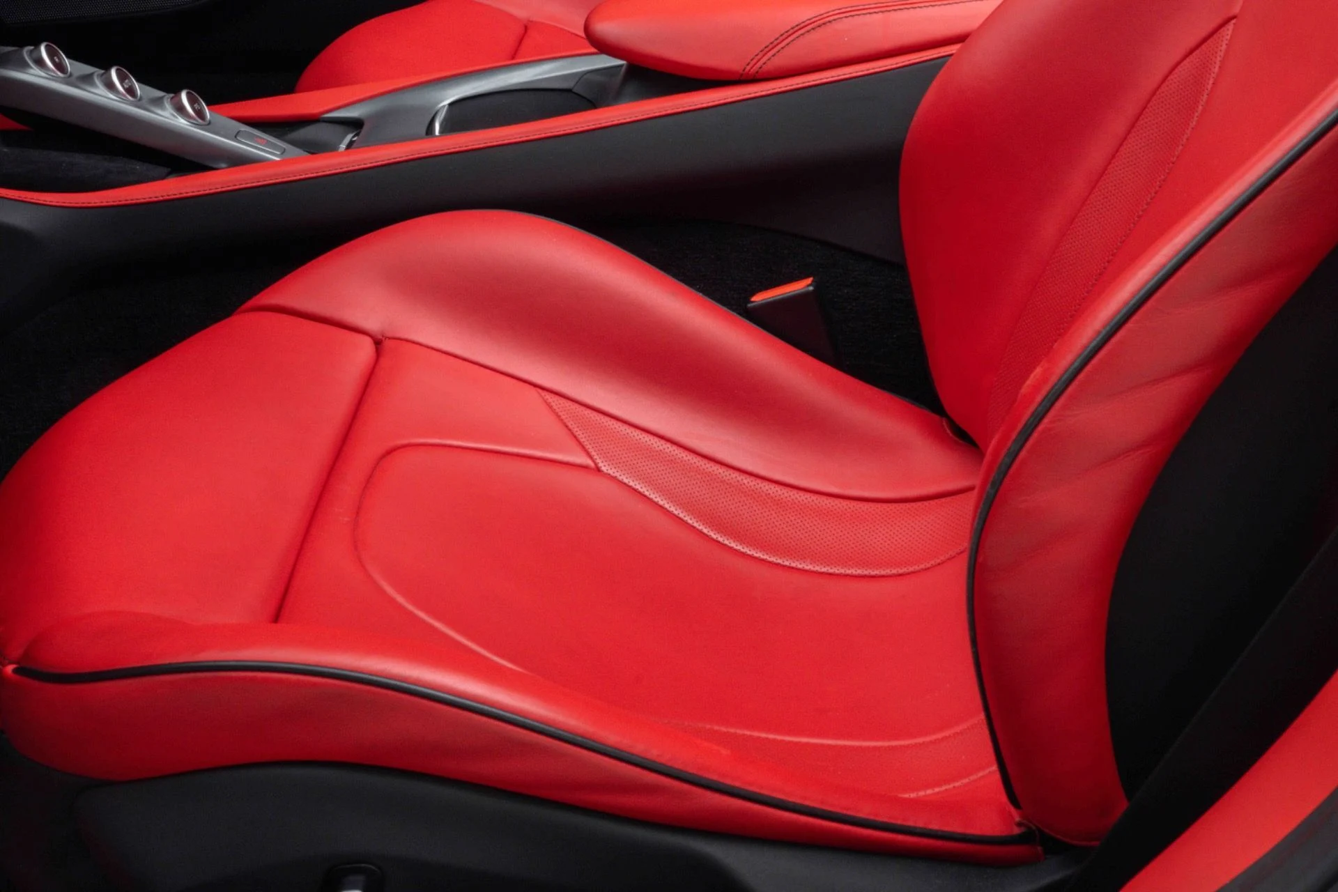 mph013_327557612_Used_2020_Ferrari_Portofino_1774467205_2a8b004fac