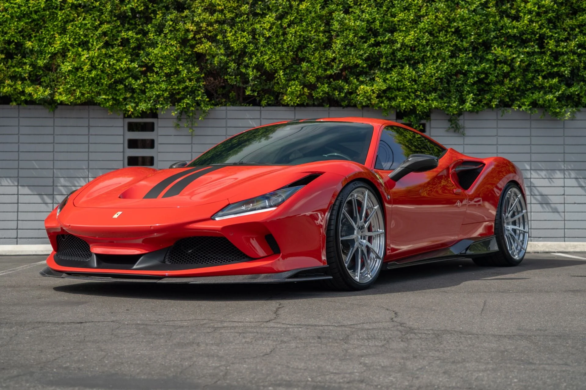 mph013_3285177783_Used_2020_Ferrari_F8_Tributo_1759967569_6e994e2209