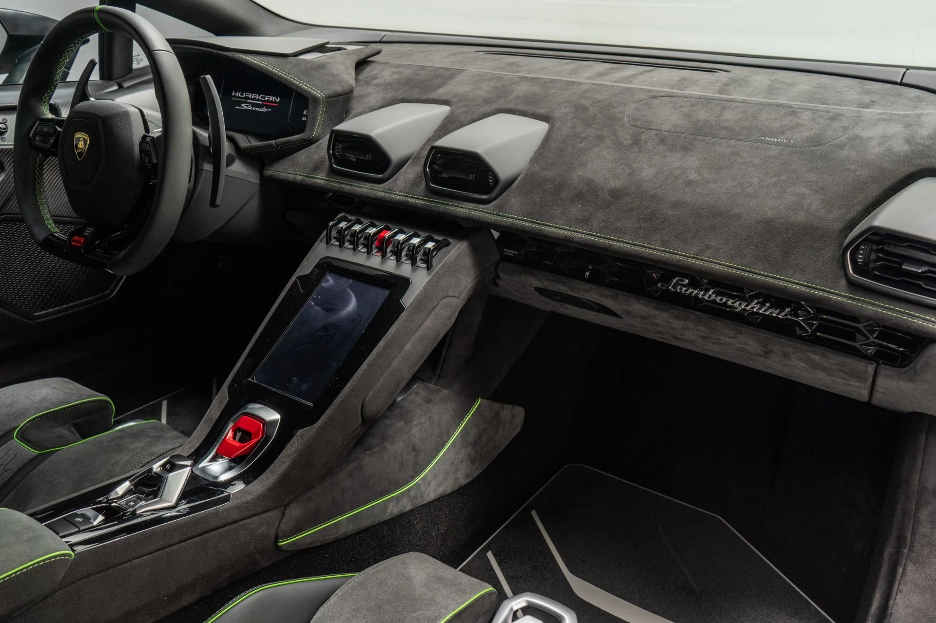 mph013_3286546701_Used_2024_Lamborghini_Huracan_Sterrato_1762382893_f68d216de8