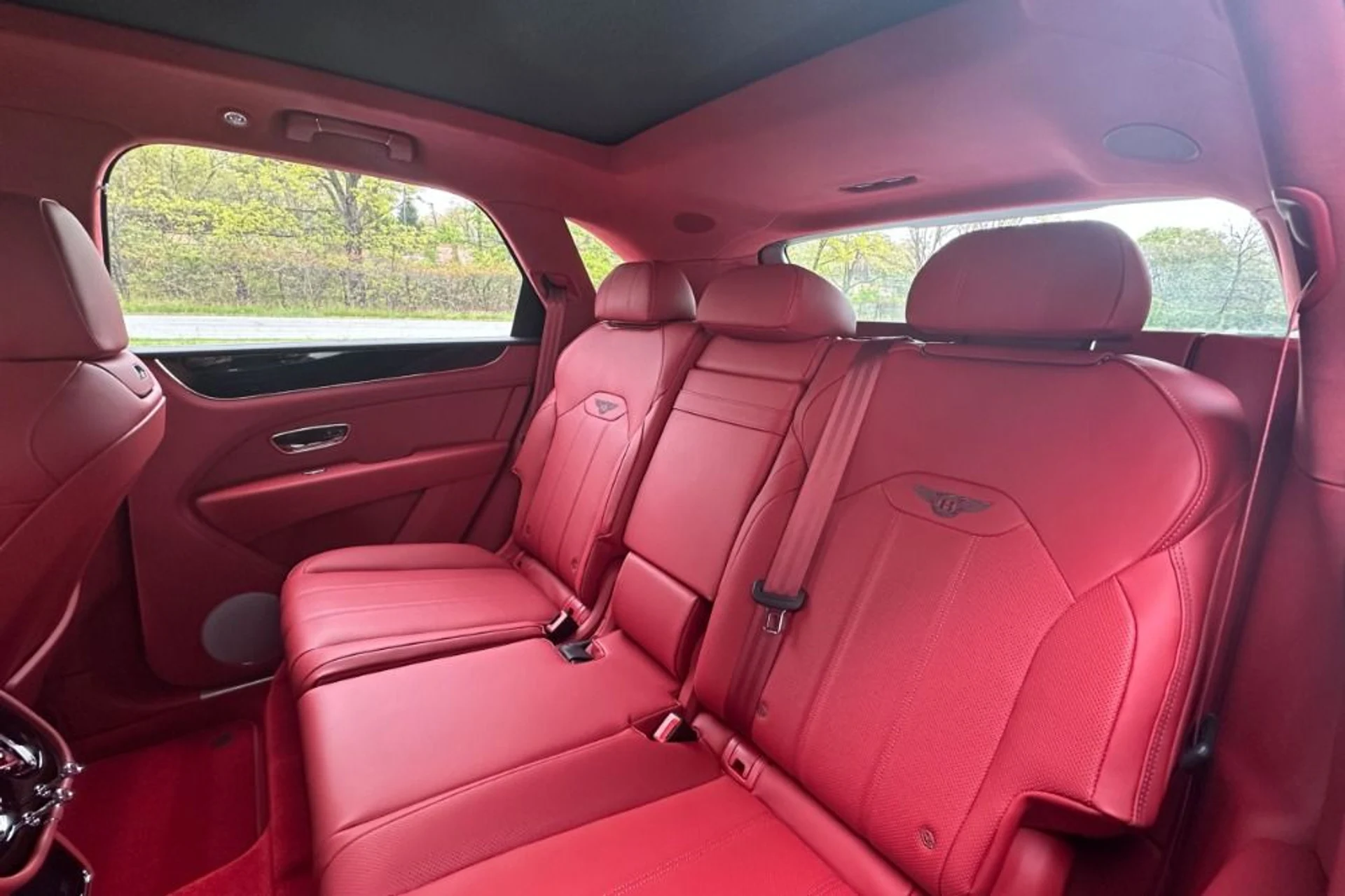 mph013_3287980013_New_2026_Bentley_Bentayga_1777900217_6e1c8b1d59