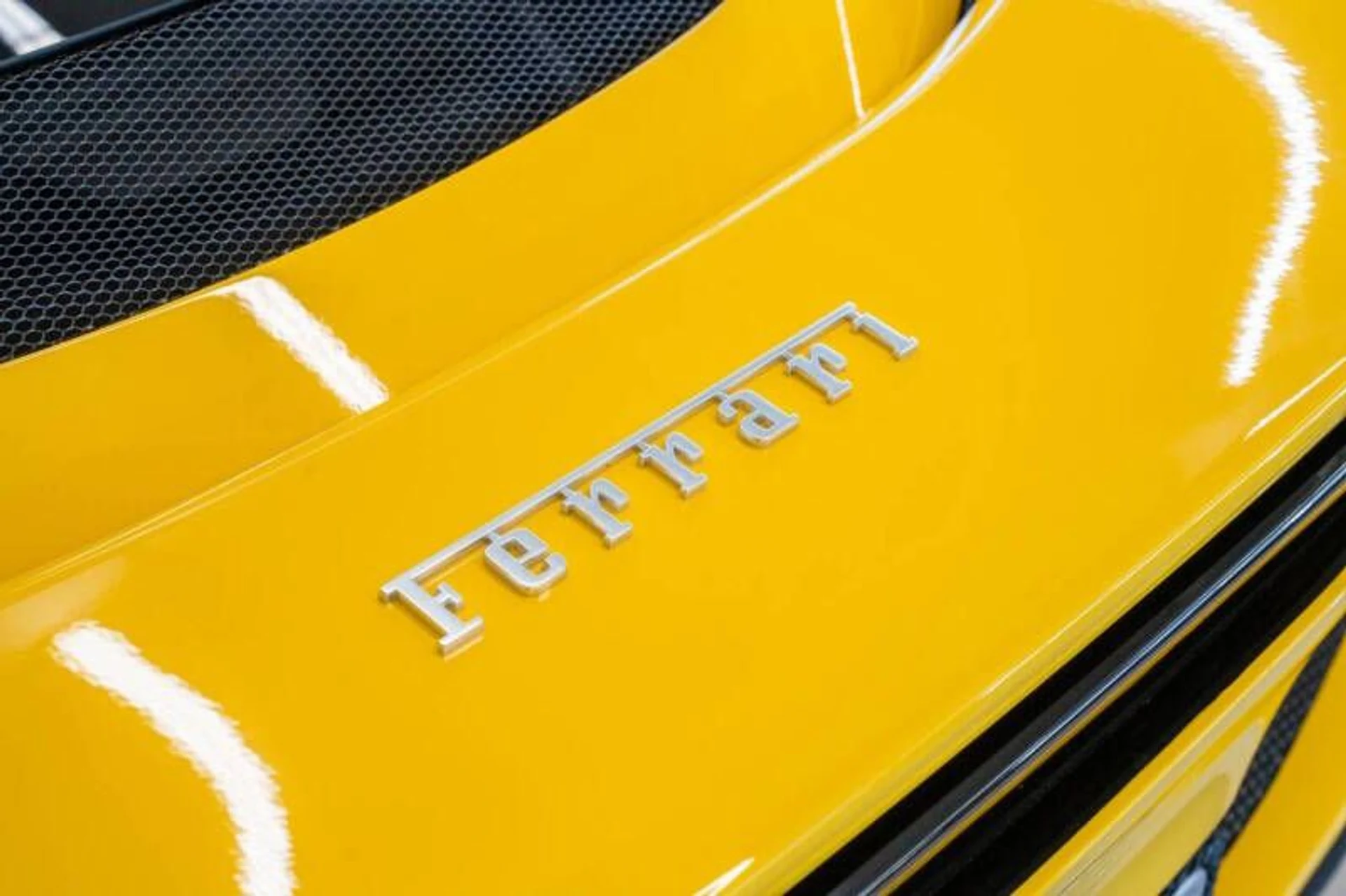 mph013_329147402_2026_ferrari_296_gts_base_2dr_convertible_4a1b358f29