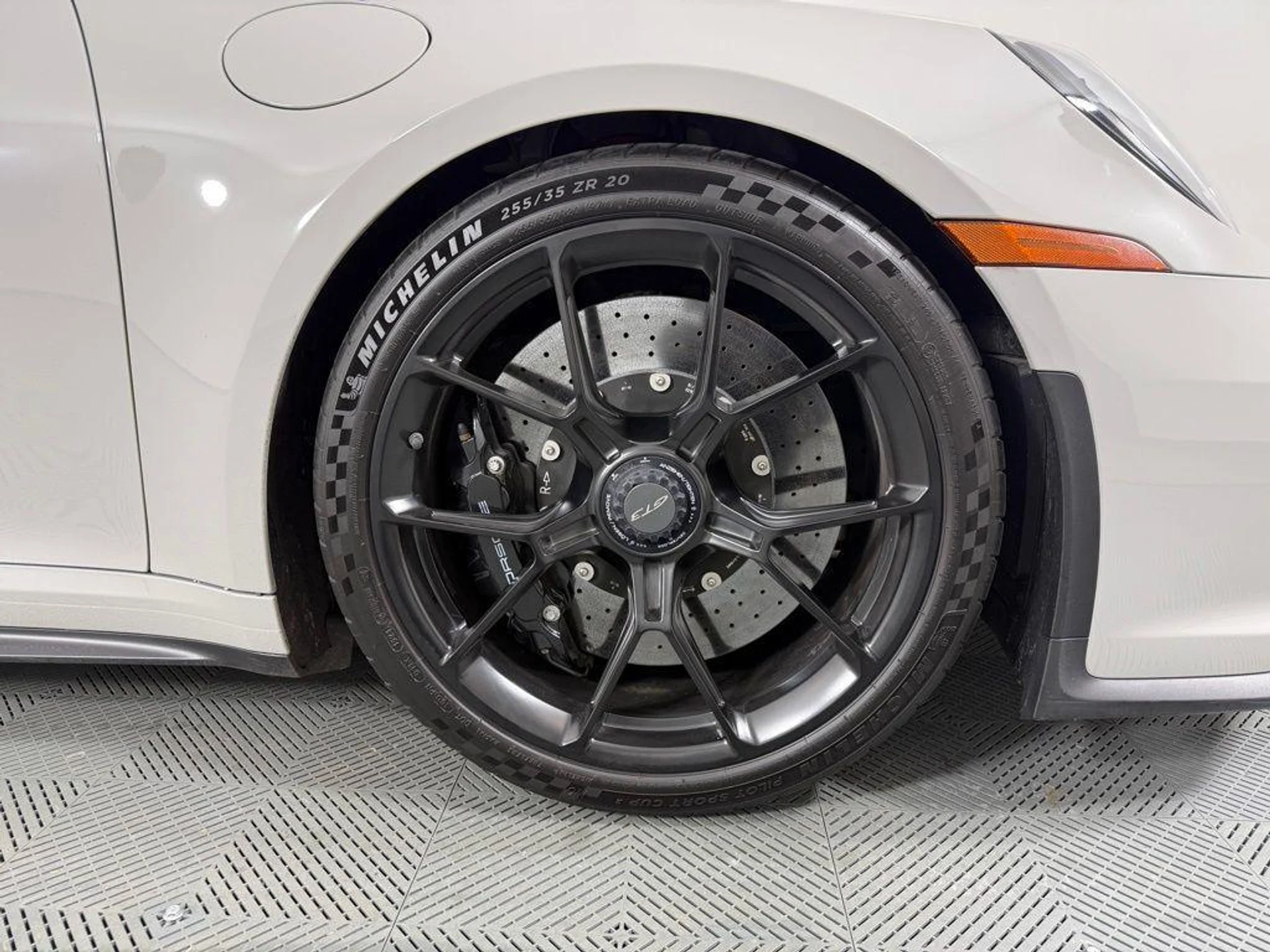 mph013_3299608509_if_EU_Eoa_Am_At08f1_Ds_Z_Gujr_Fur_Yk_68d3bebf4a