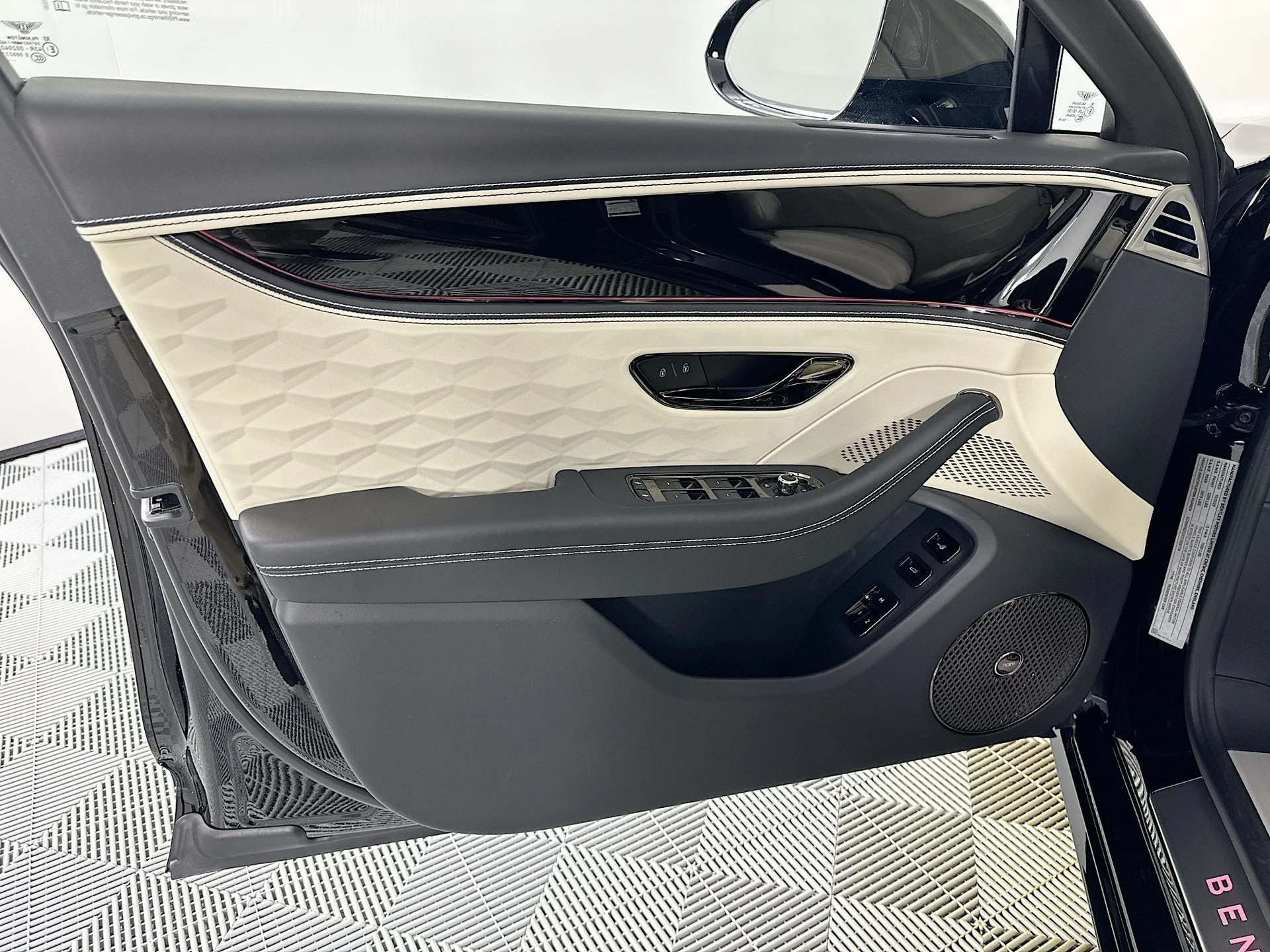 mph013_3299881156_14_1780b9a881