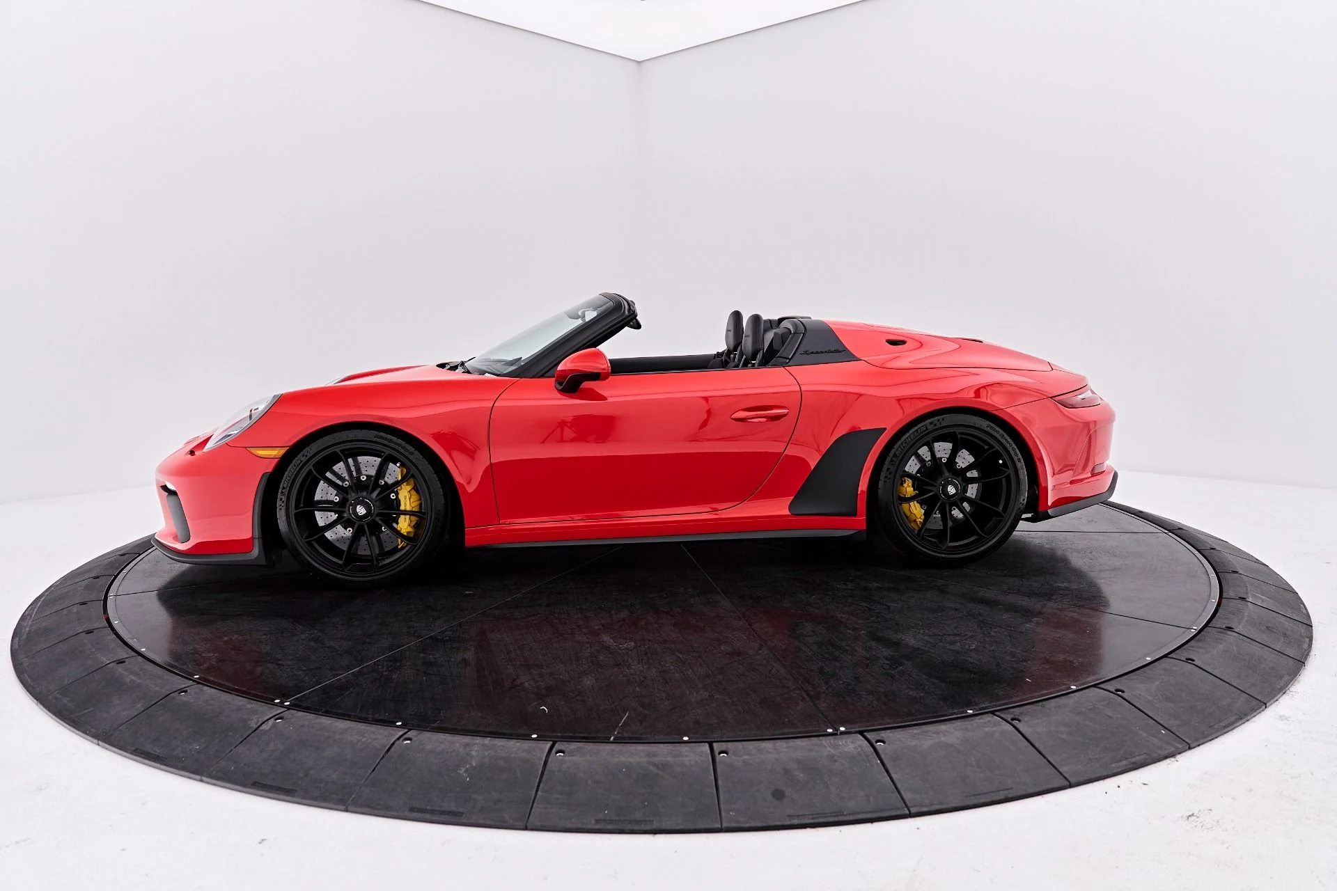 mph013_3300925516_Used_2019_Porsche_911_Speedster_1791997591_a30bb3ed61