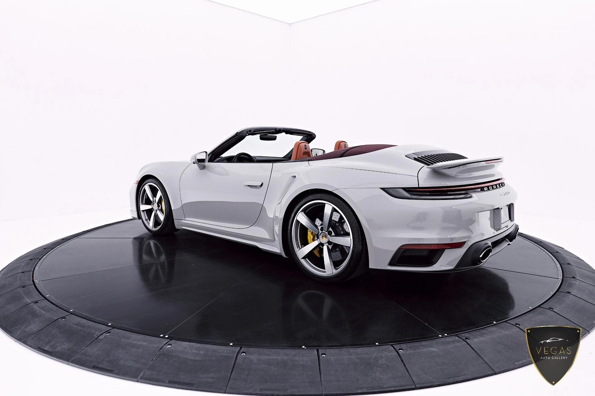 mph013_3305146830_Used_2024_Porsche_911_Turbo_S_1782351403_239dc32263