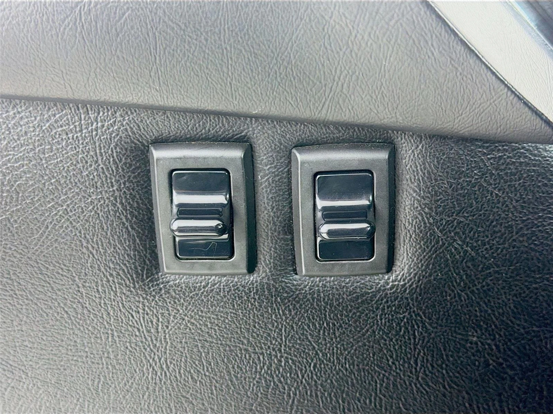 mph013_3316139402_e76f80e0497b894a47a5e34dbb77754c_27652ed969