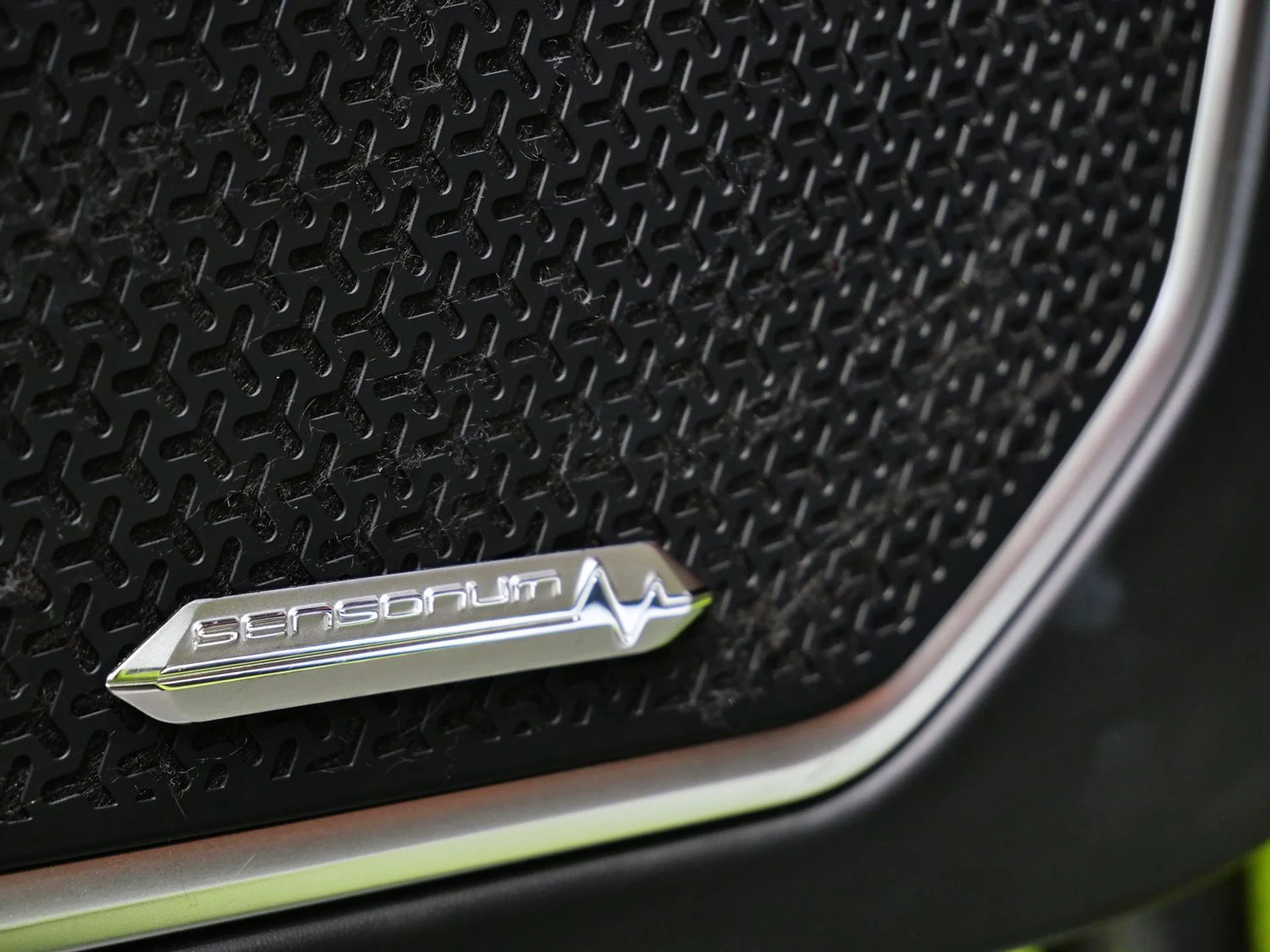 mph013_3322638627_d4eb8e7e157769bd7f0c4108dafe2f4ex_ad96017453