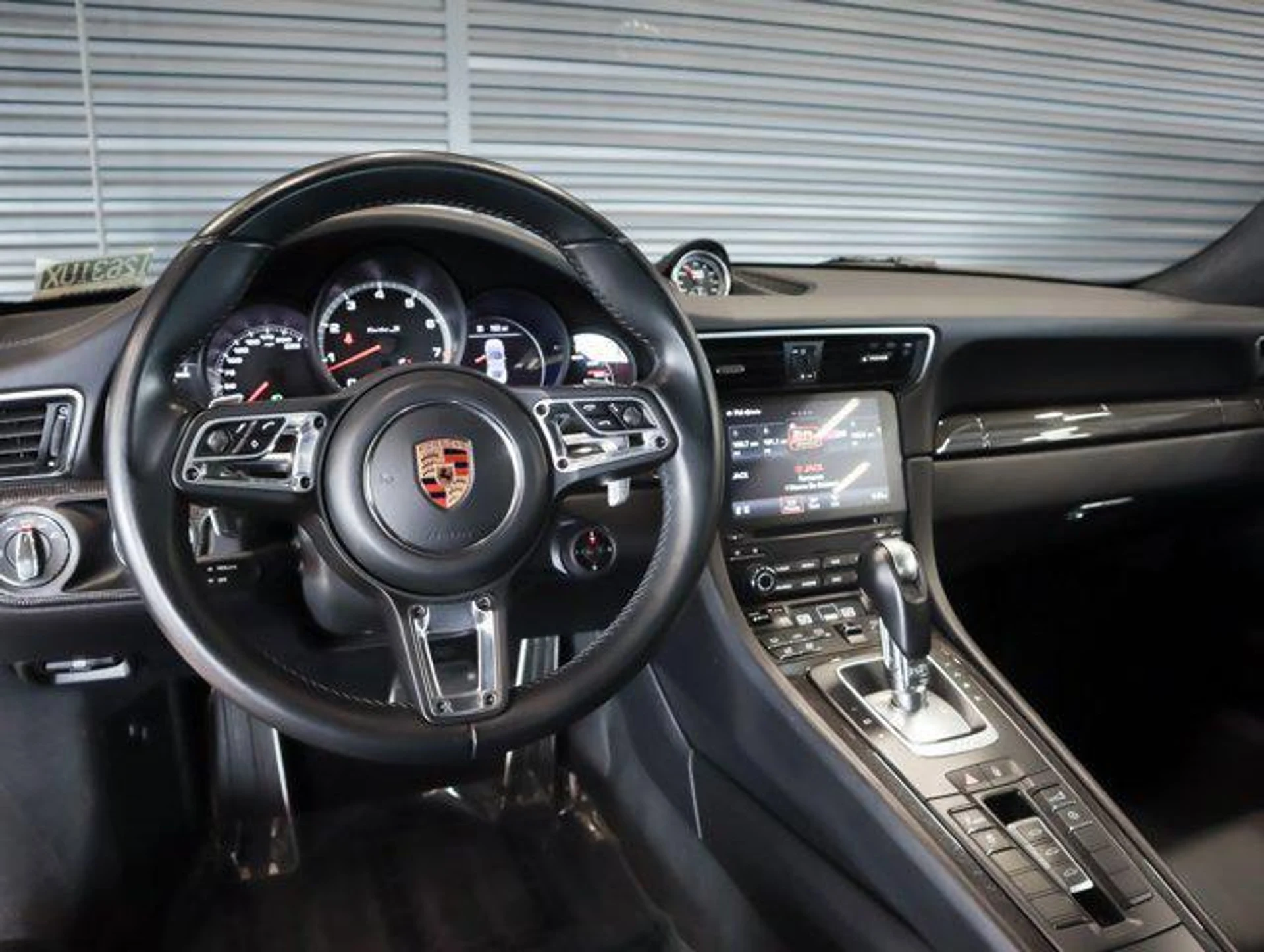 mph013_3323669675_l_At_W_Xj_Dt2_Tw_u_Be8_Ypbrkzw_ZX_Rc_d851c52fcb