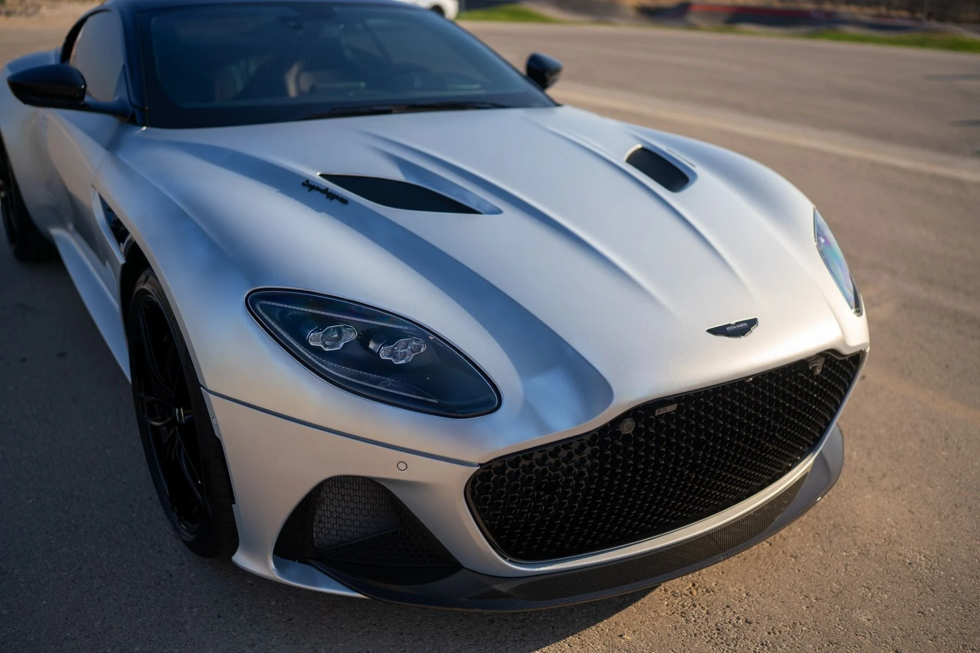 mph013_3327280455_Used_2020_Aston_Martin_DBS_Superleggera_1782927184_2f1e2bb2e7